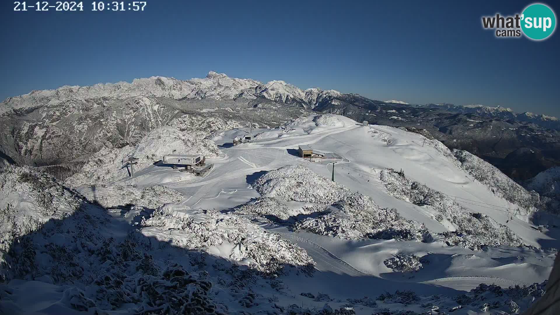 Vogel Ski Resort webcam View from Orlova Glava to Triglav