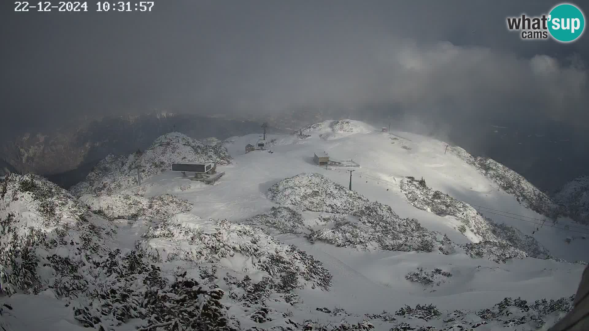 Vogel Ski Resort webcam View from Orlova Glava to Triglav