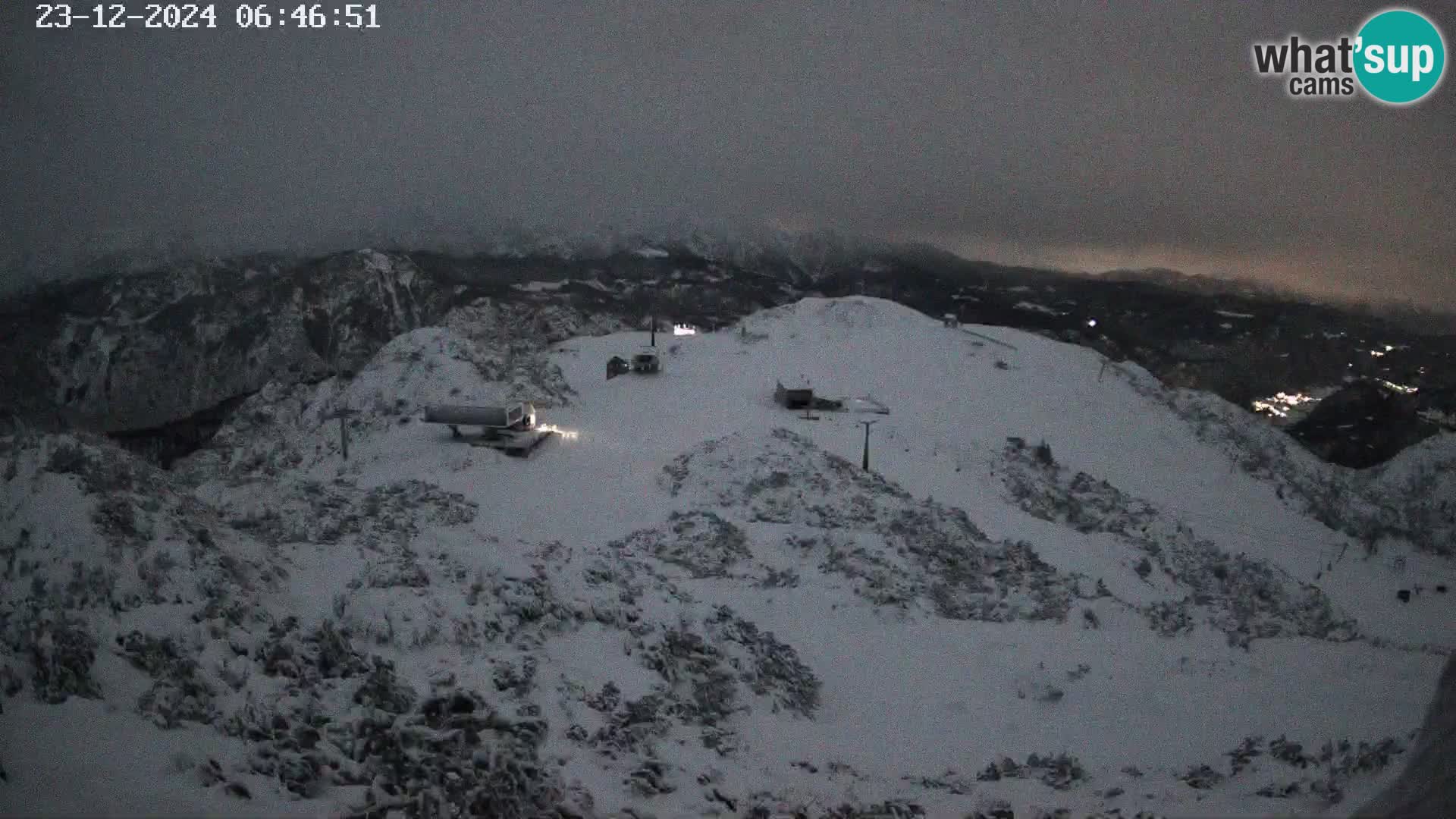 Vogel Ski Resort webcam View from Orlova Glava to Triglav