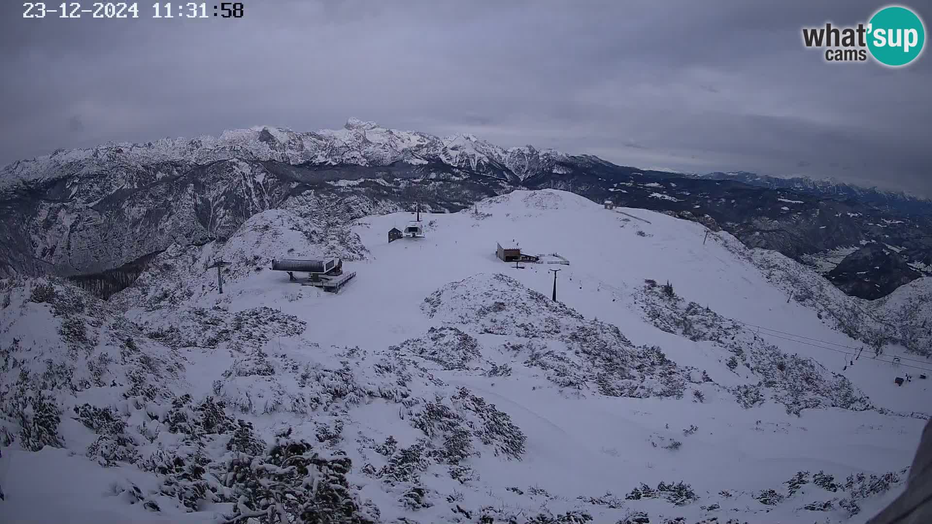 Vogel Ski Resort webcam View from Orlova Glava to Triglav