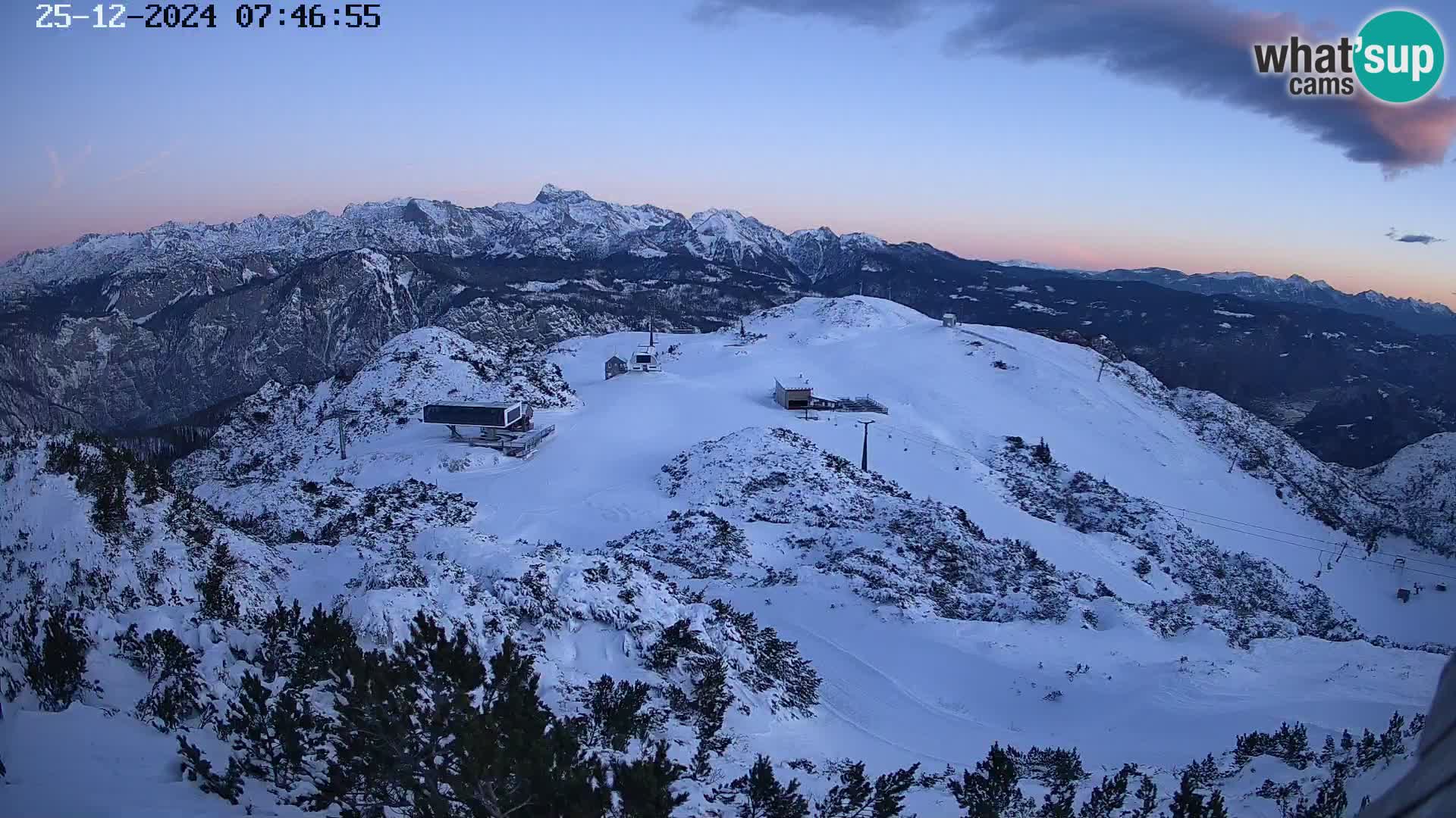 Vogel Ski Resort webcam View from Orlova Glava to Triglav