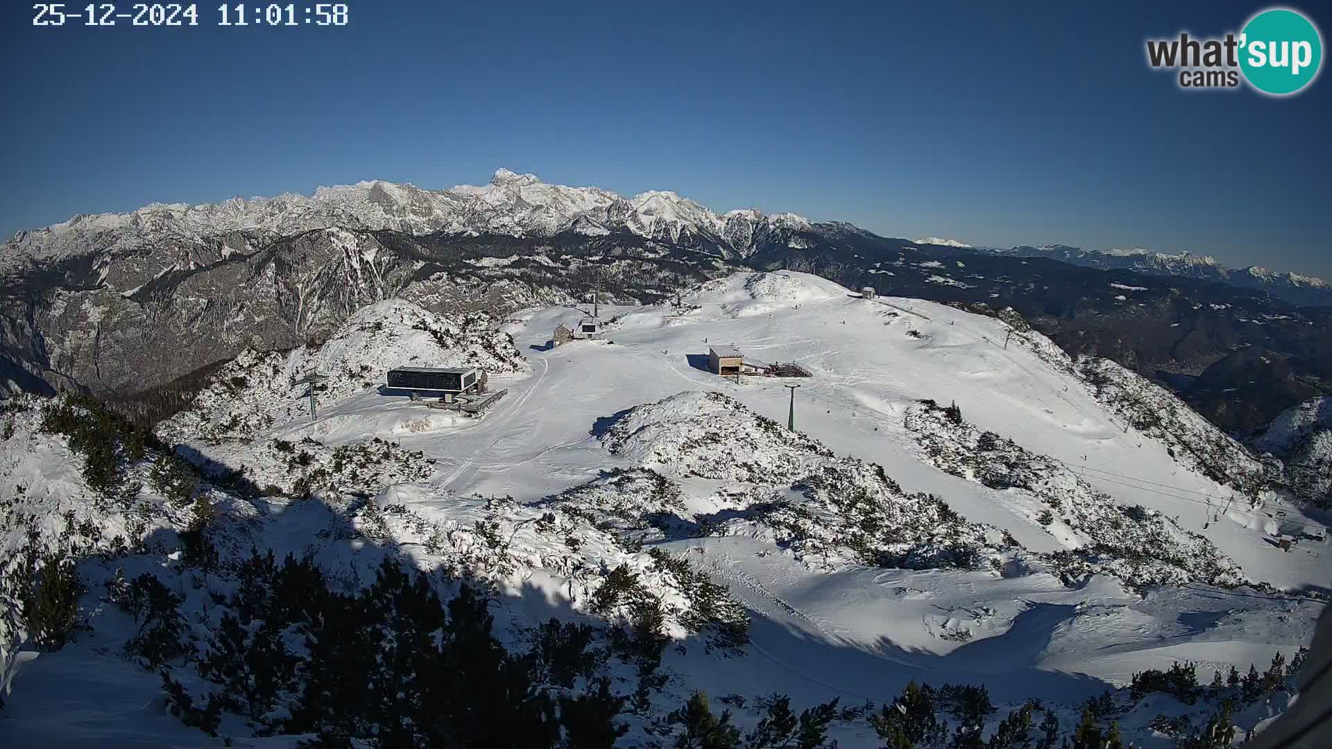 Vogel Ski Resort webcam View from Orlova Glava to Triglav