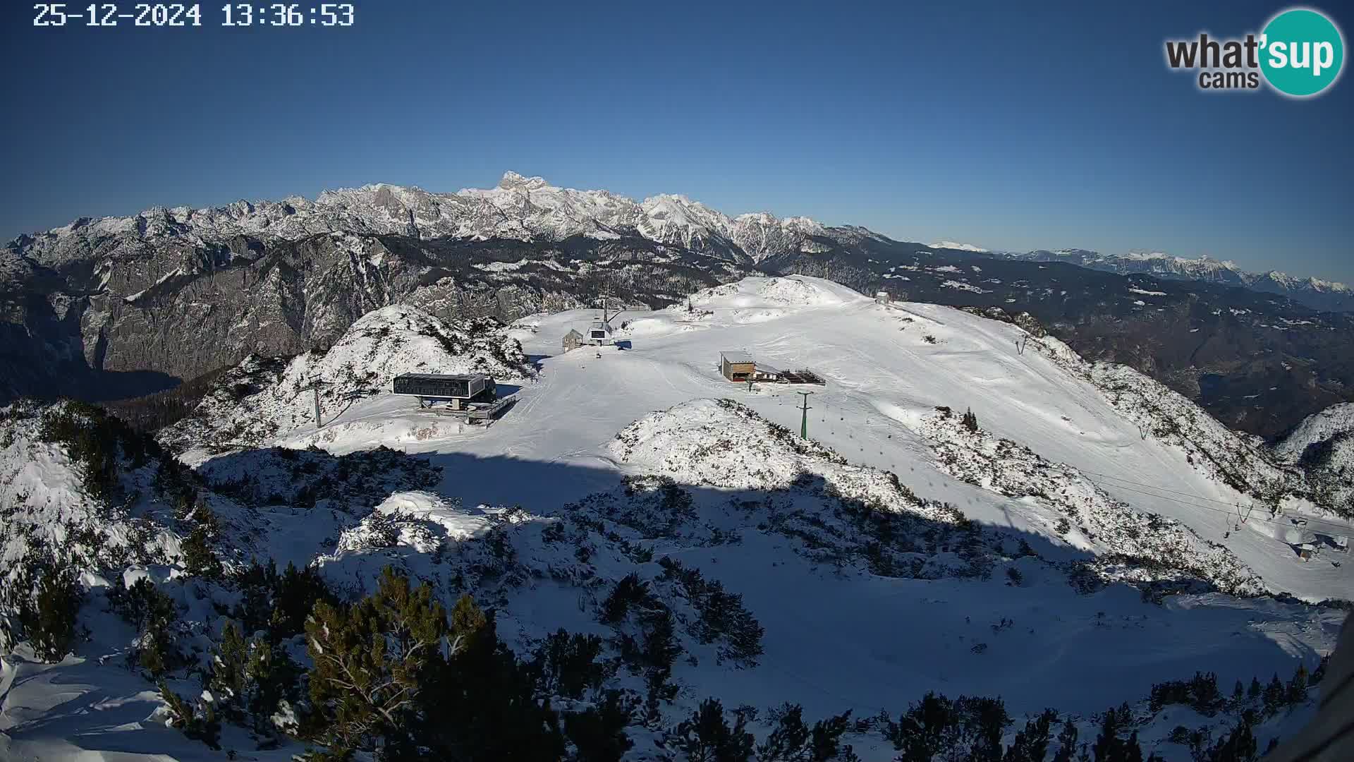 Vogel Ski Resort webcam View from Orlova Glava to Triglav