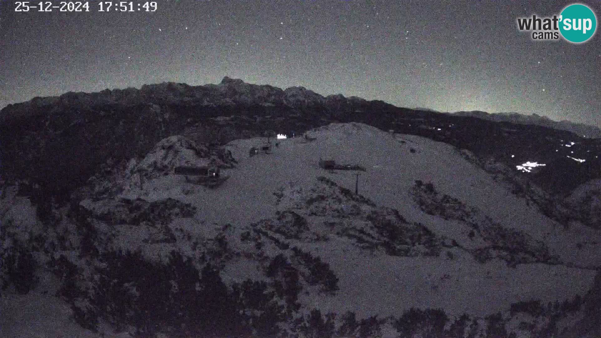 Vogel Ski Resort webcam View from Orlova Glava to Triglav