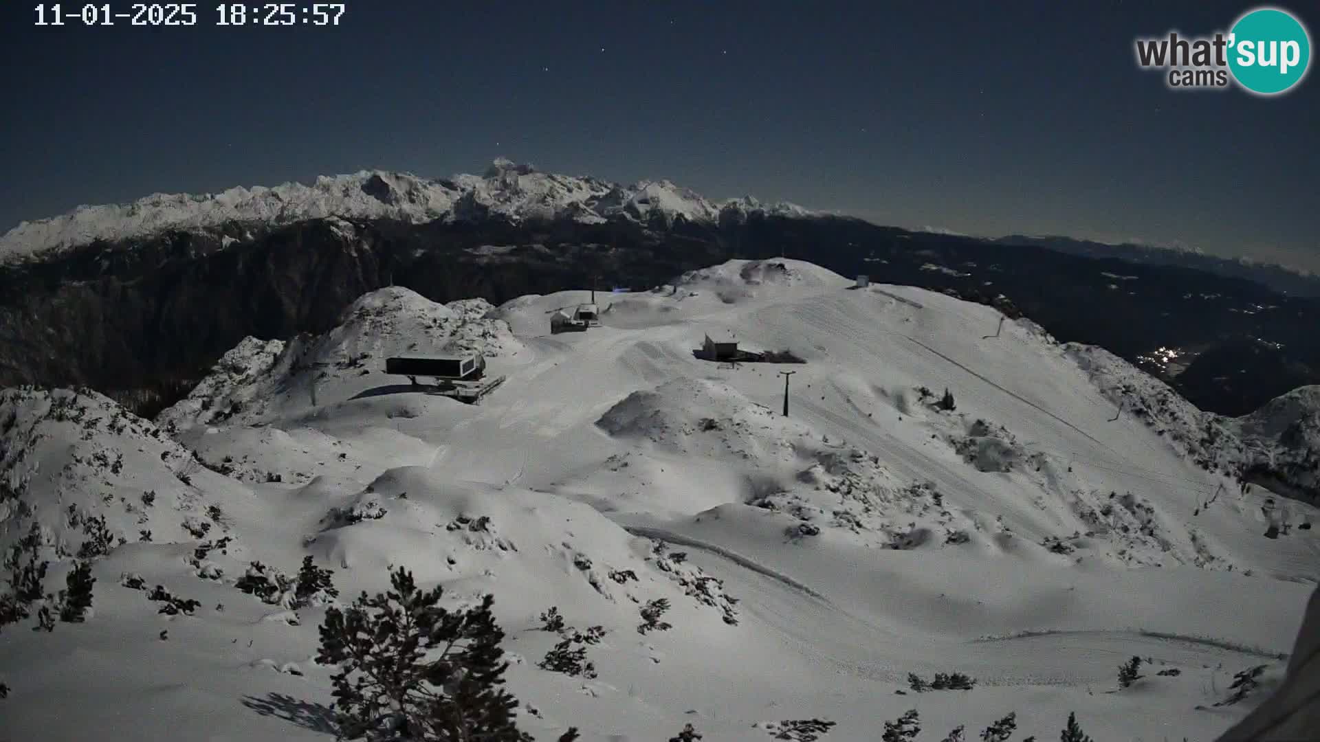 Vogel Ski Resort webcam View from Orlova Glava to Triglav