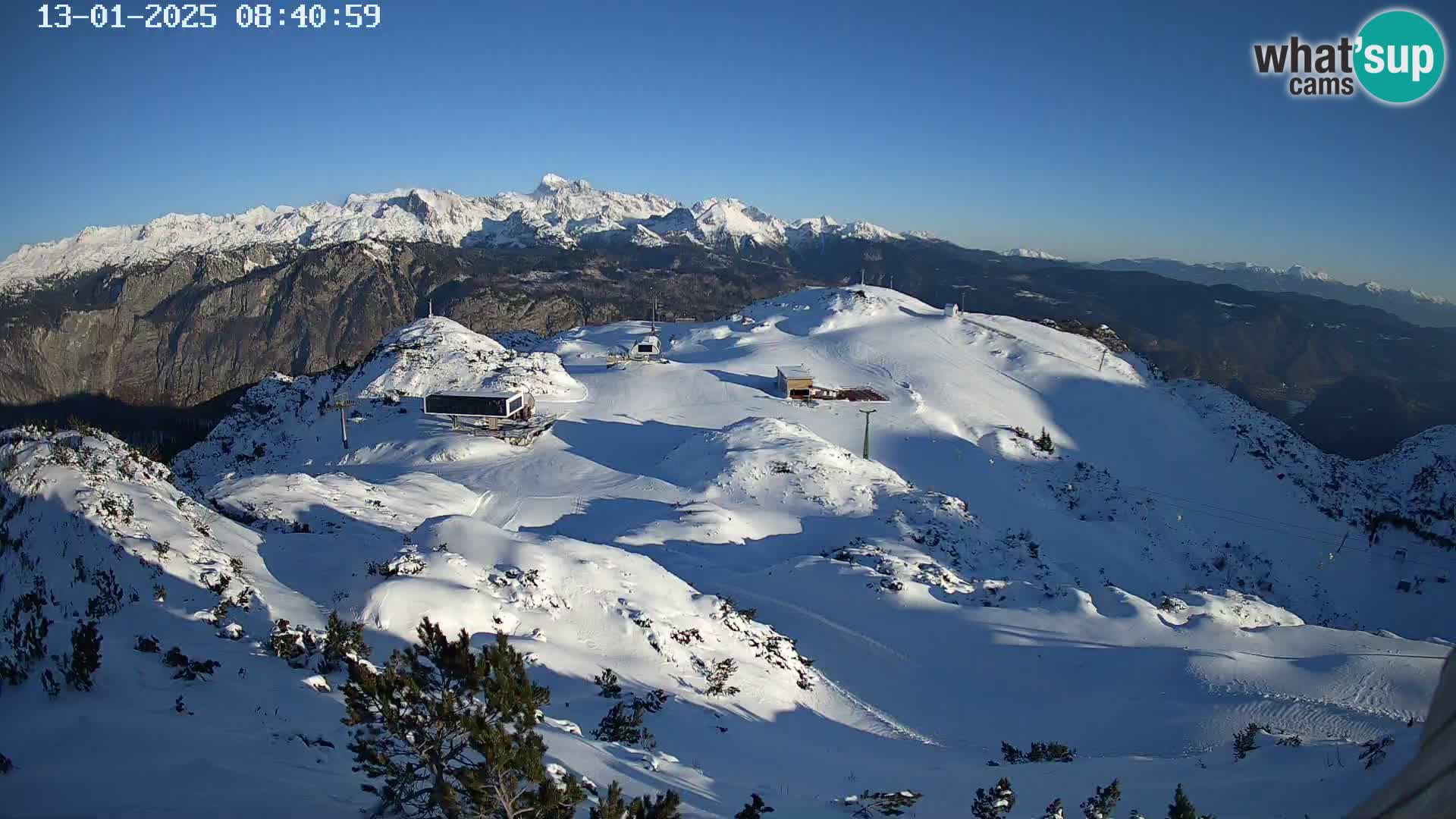 Vogel Ski Resort webcam View from Orlova Glava to Triglav