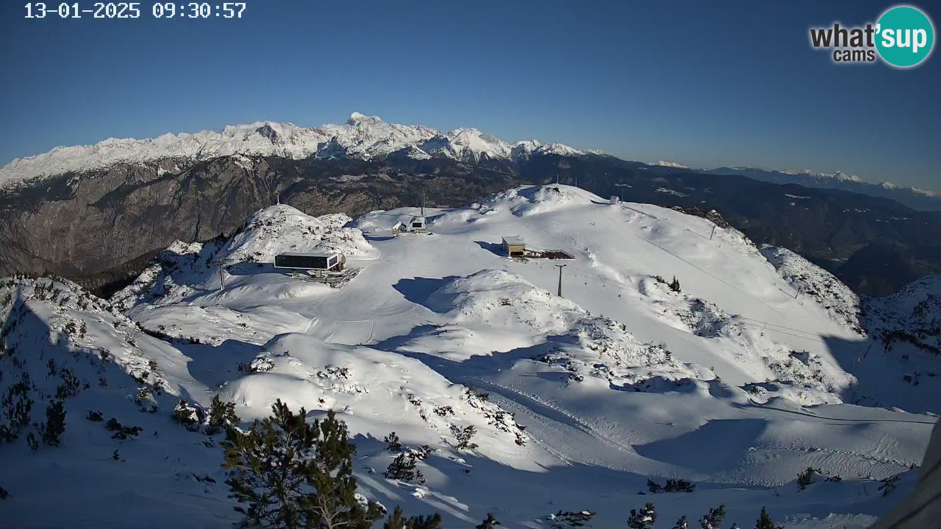 Vogel Ski Resort webcam View from Orlova Glava to Triglav