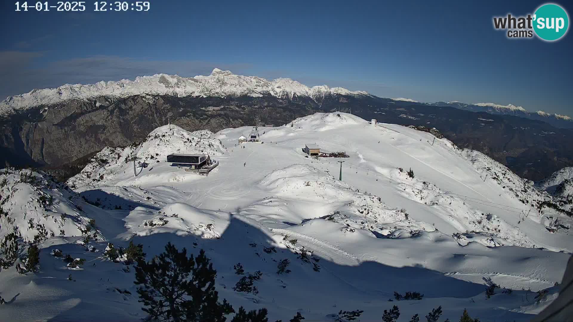 Vogel Ski Resort webcam View from Orlova Glava to Triglav