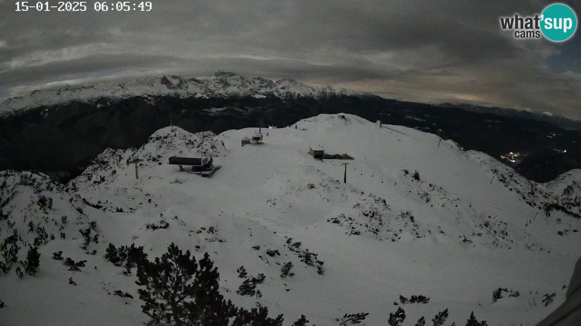 Vogel Ski Resort webcam View from Orlova Glava to Triglav