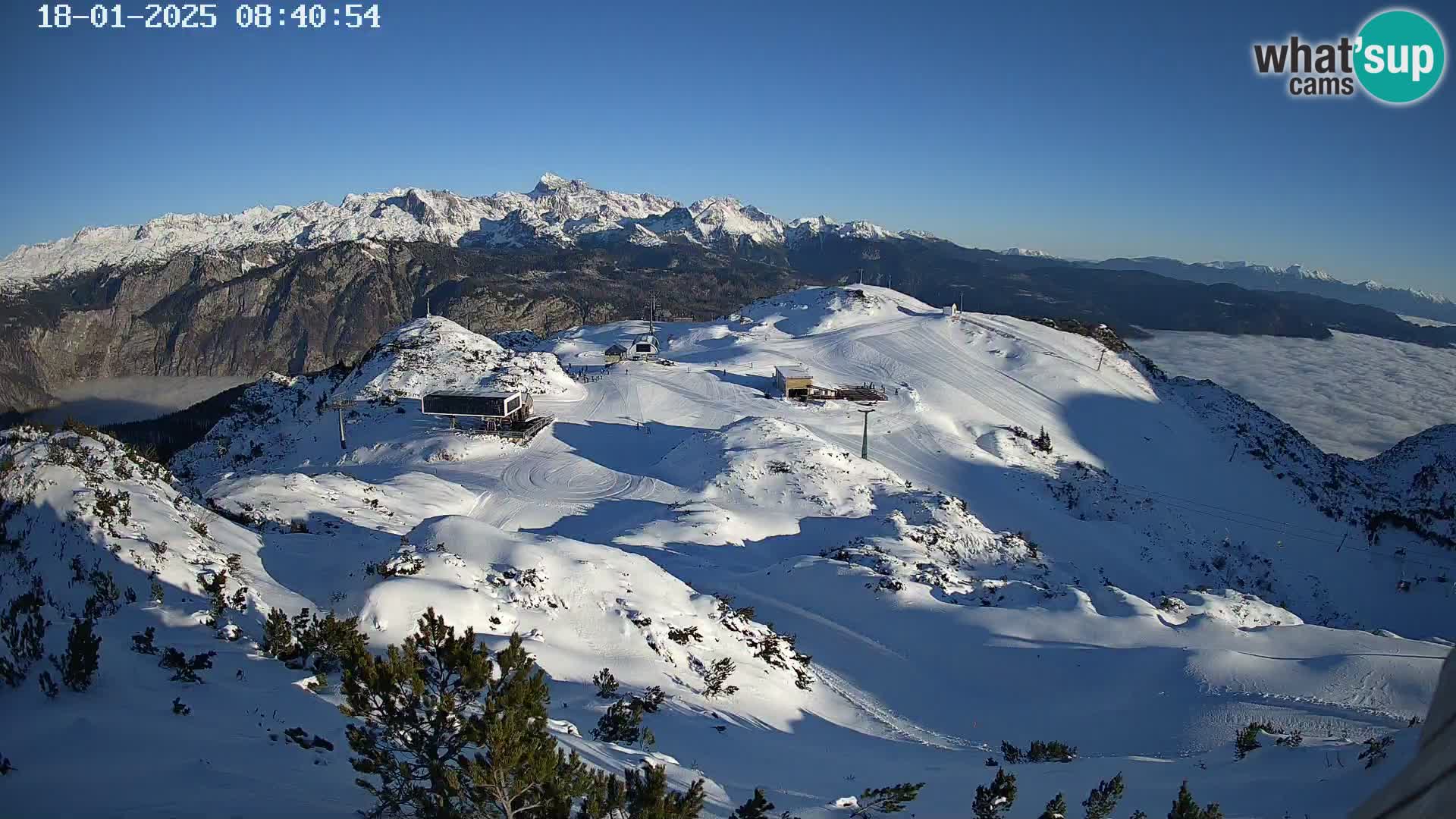 Vogel Ski Resort webcam View from Orlova Glava to Triglav