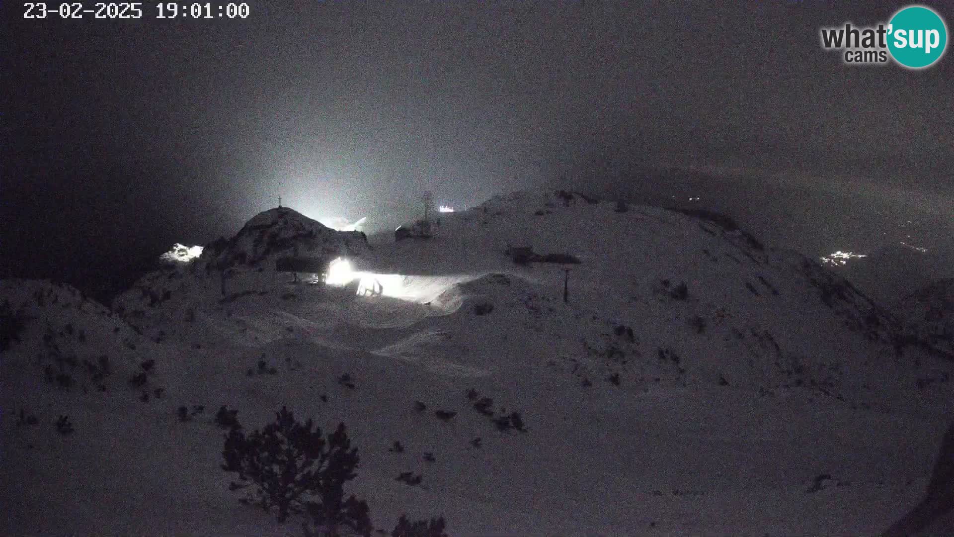 Vogel Ski Resort webcam View from Orlova Glava to Triglav