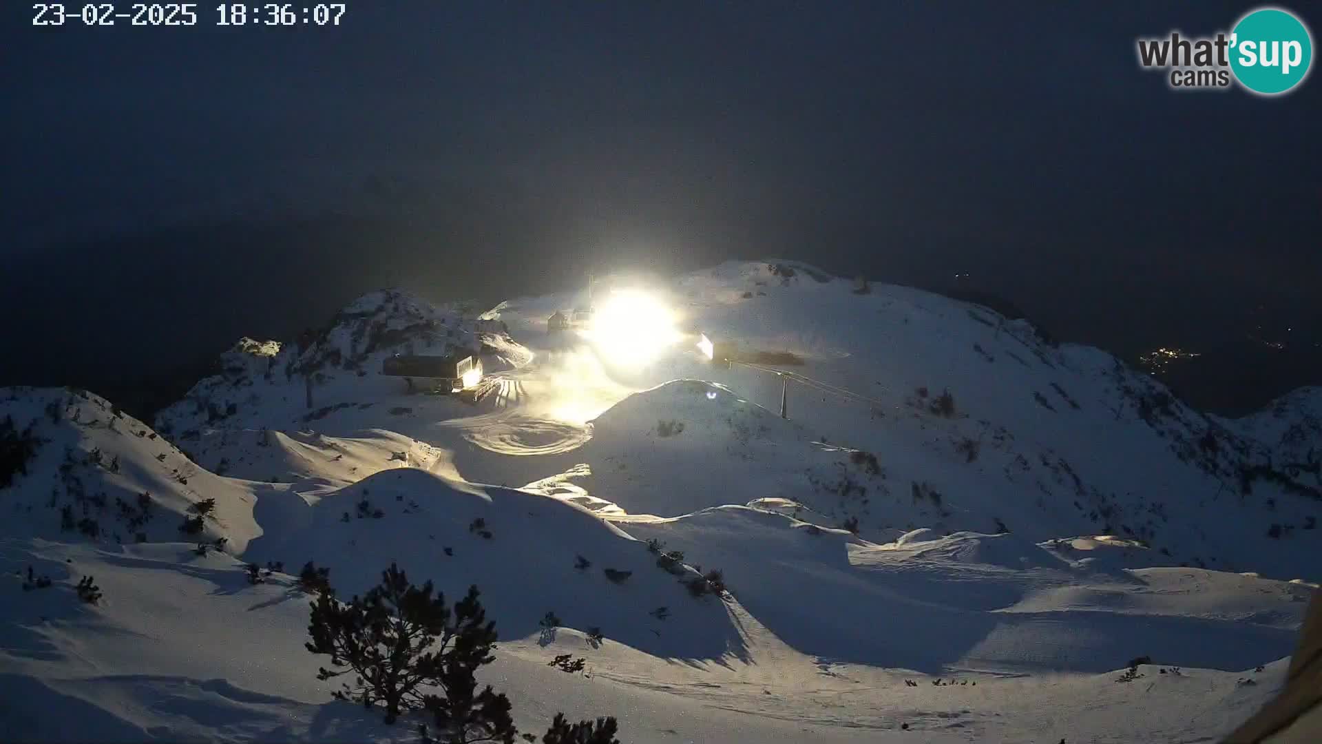 Vogel Ski Resort webcam View from Orlova Glava to Triglav