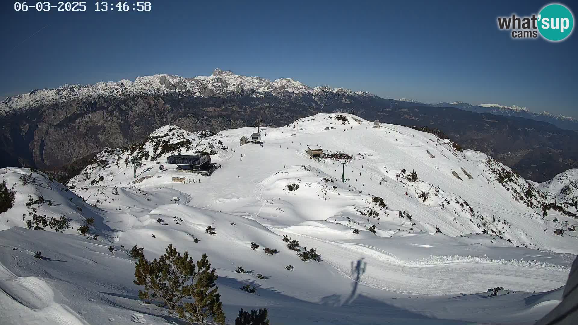 Vogel Ski Resort webcam View from Orlova Glava to Triglav