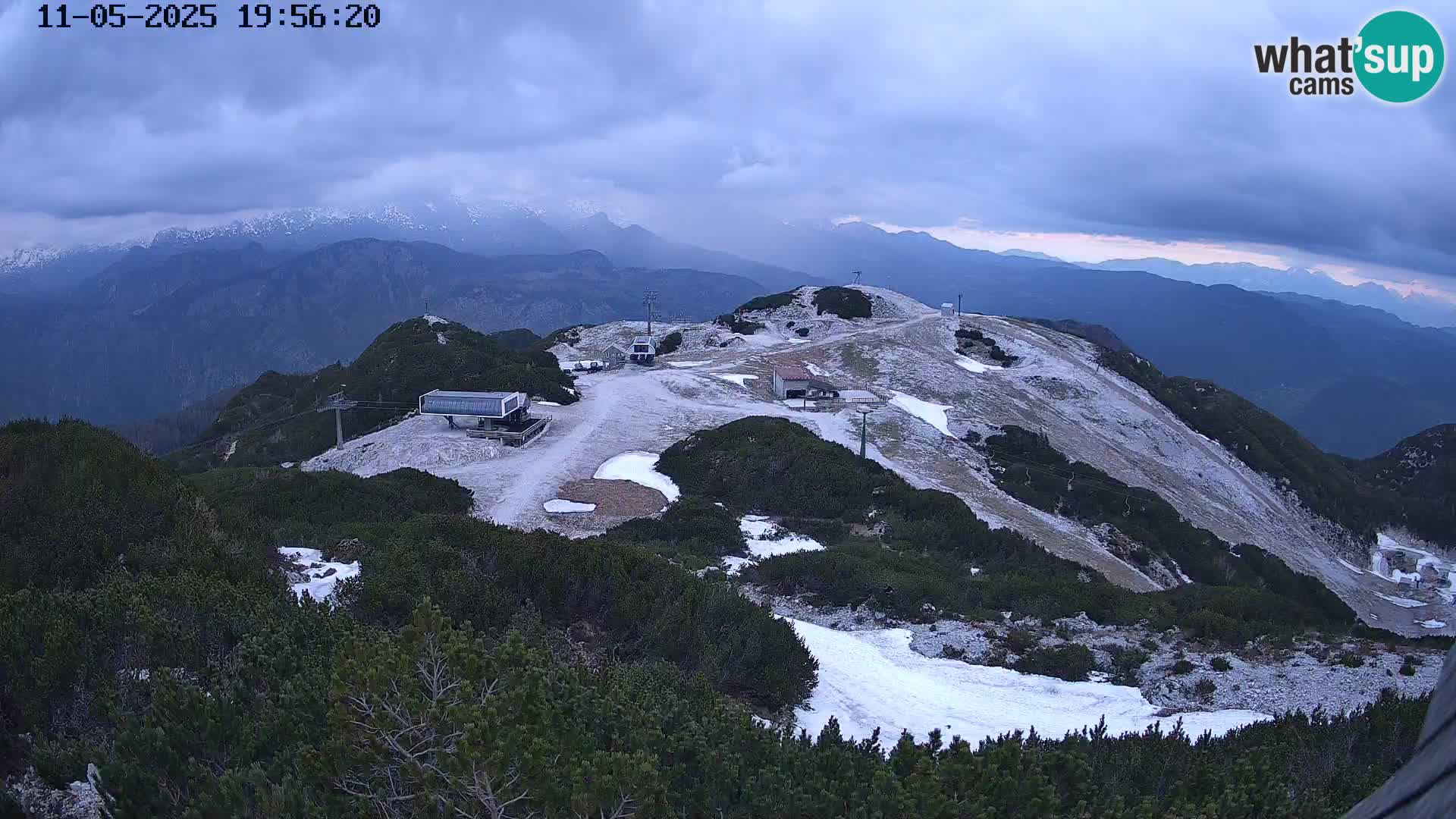 Vogel Ski Resort webcam View from Orlova Glava to Triglav