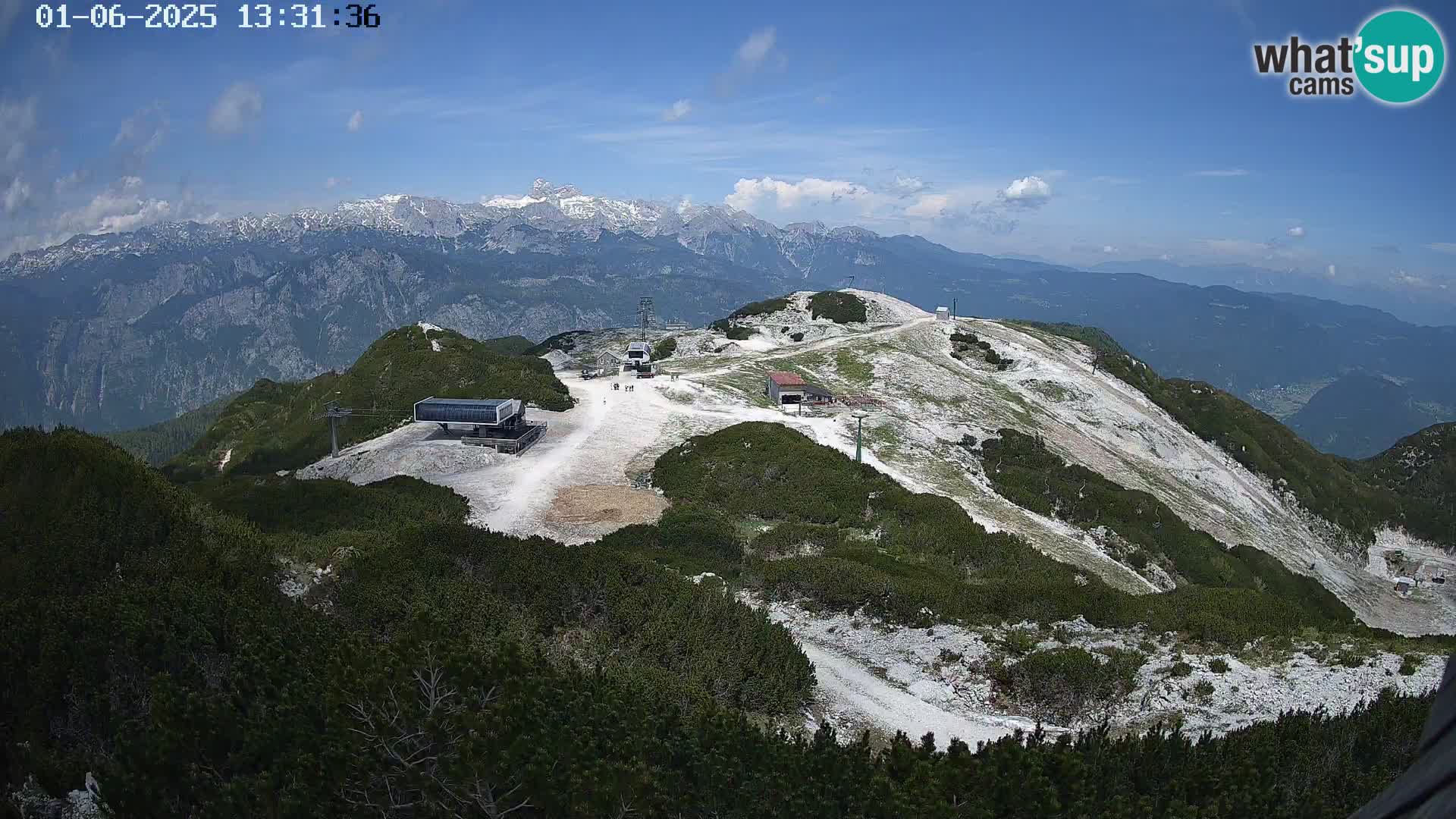 Vogel Ski Resort webcam View from Orlova Glava to Triglav