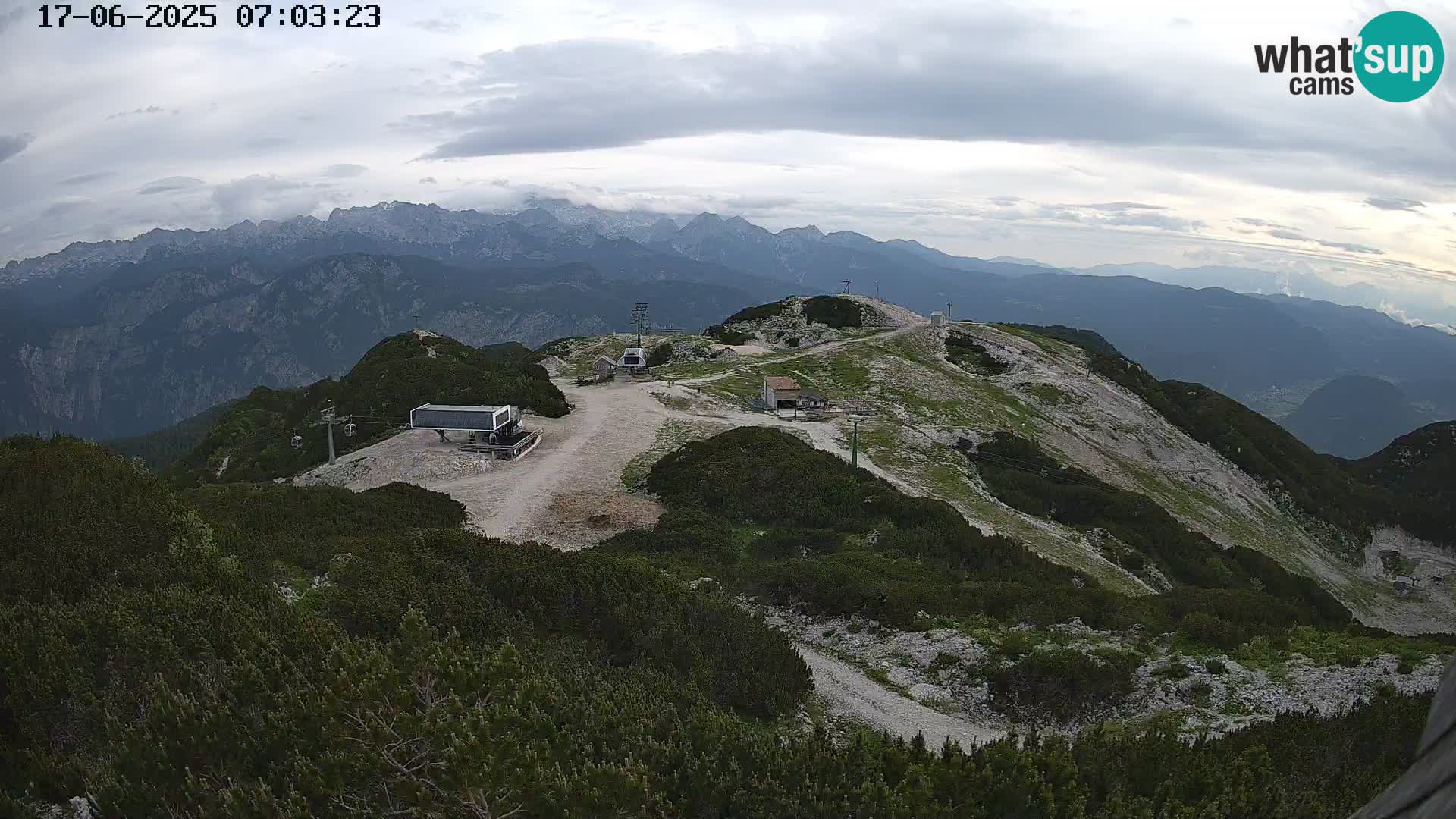 Vogel Ski Resort webcam View from Orlova Glava to Triglav