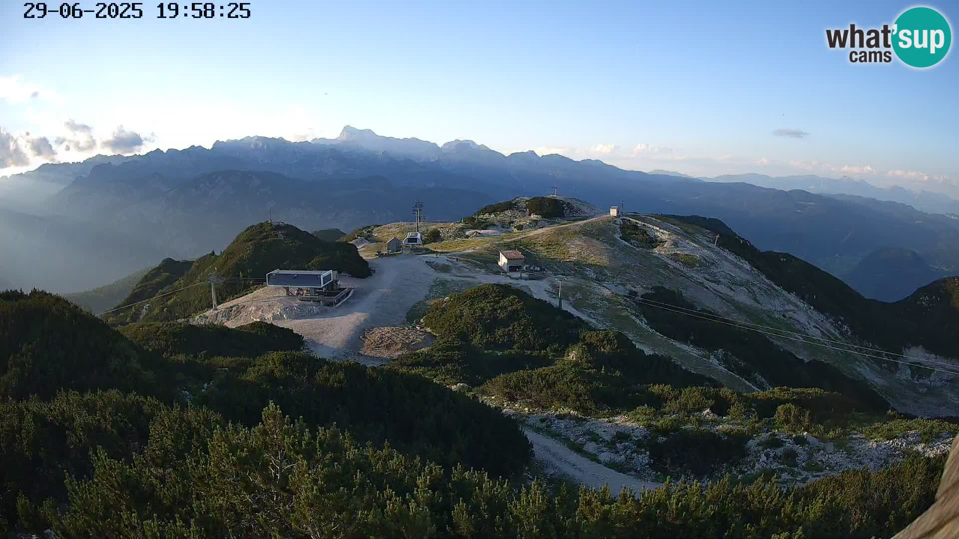 Vogel Ski Resort webcam View from Orlova Glava to Triglav