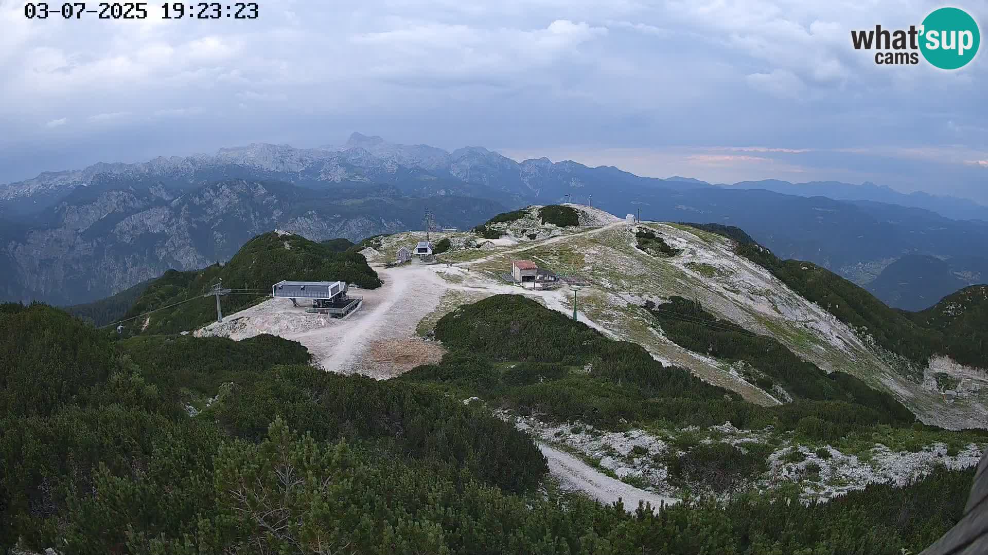 Vogel Ski Resort webcam View from Orlova Glava to Triglav