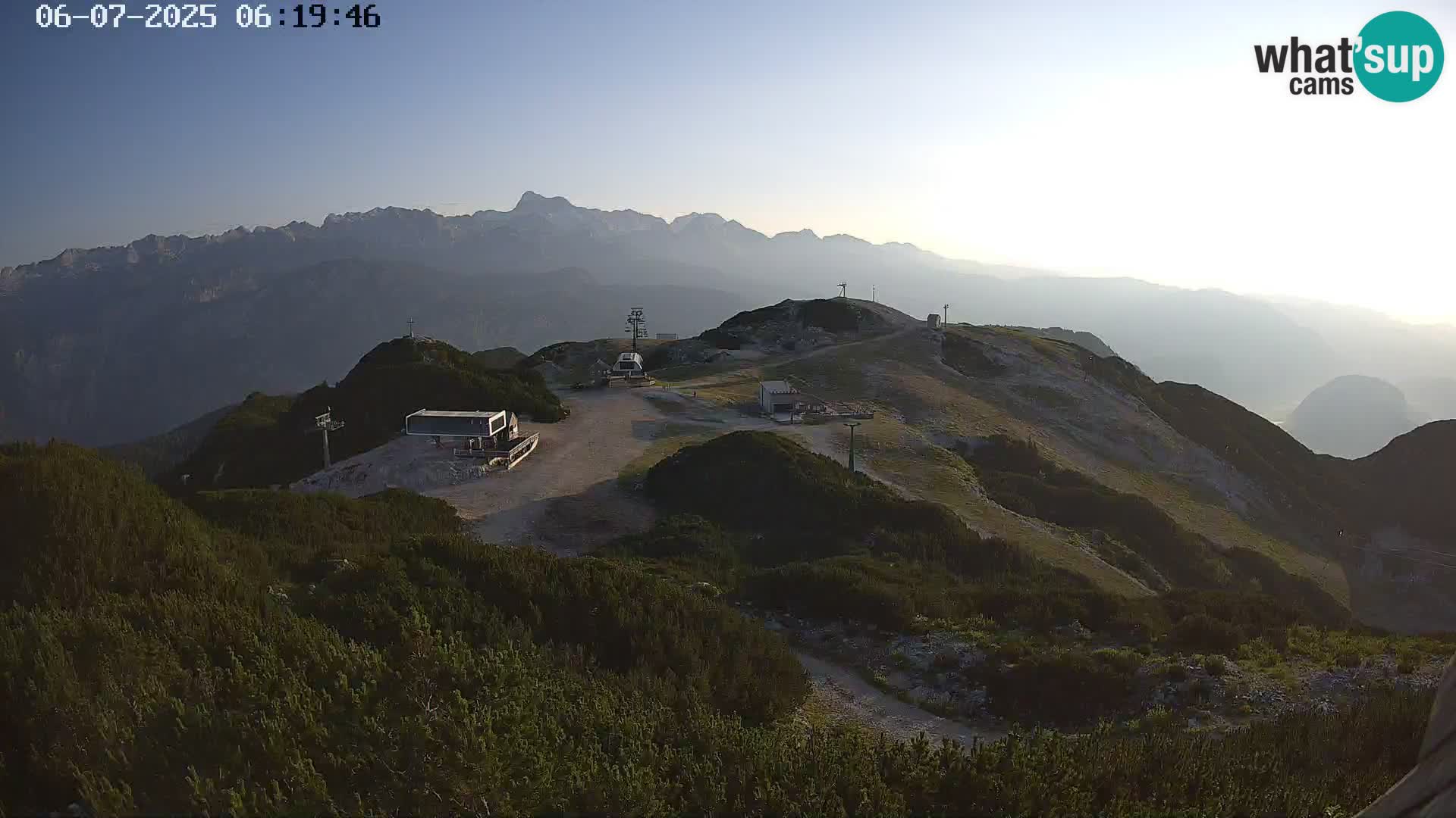 Vogel Ski Resort webcam View from Orlova Glava to Triglav