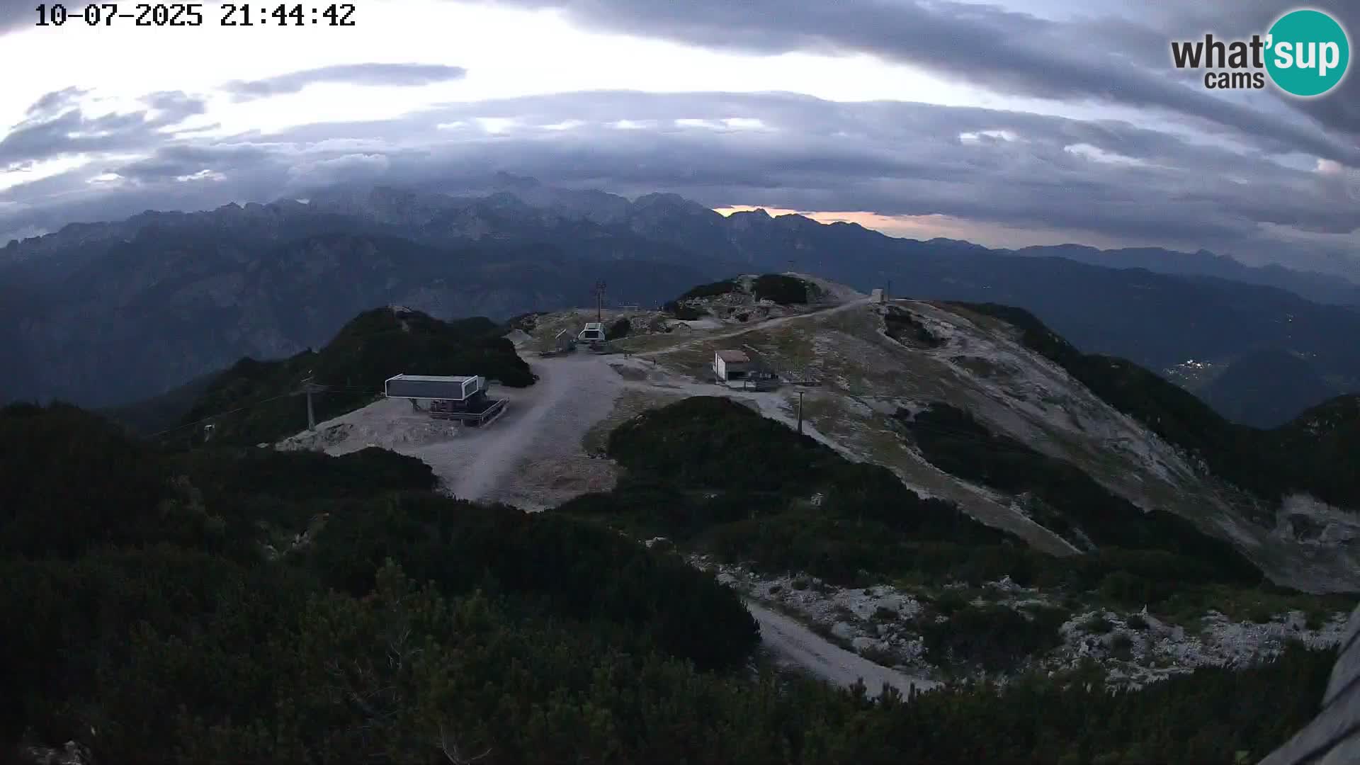 Vogel Ski Resort webcam View from Orlova Glava to Triglav