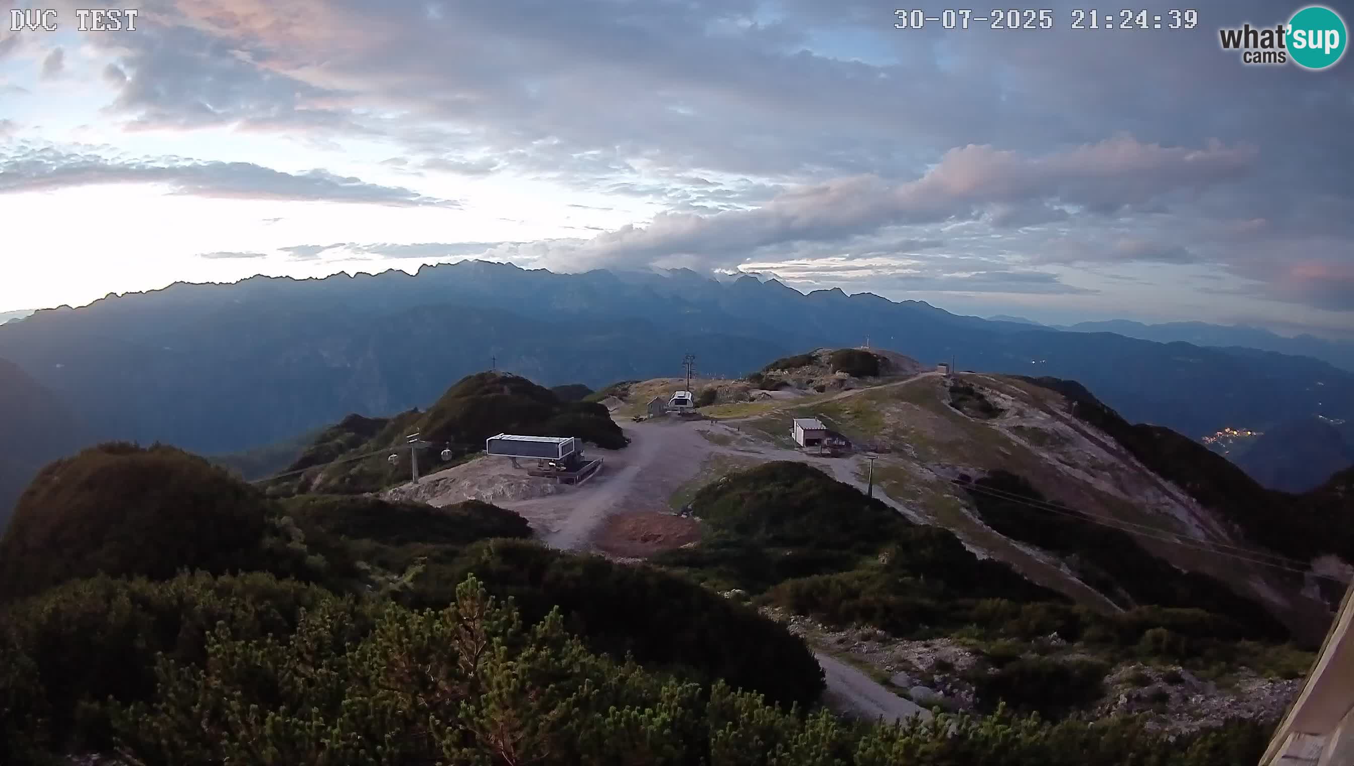 Vogel Ski Resort webcam View from Orlova Glava to Triglav