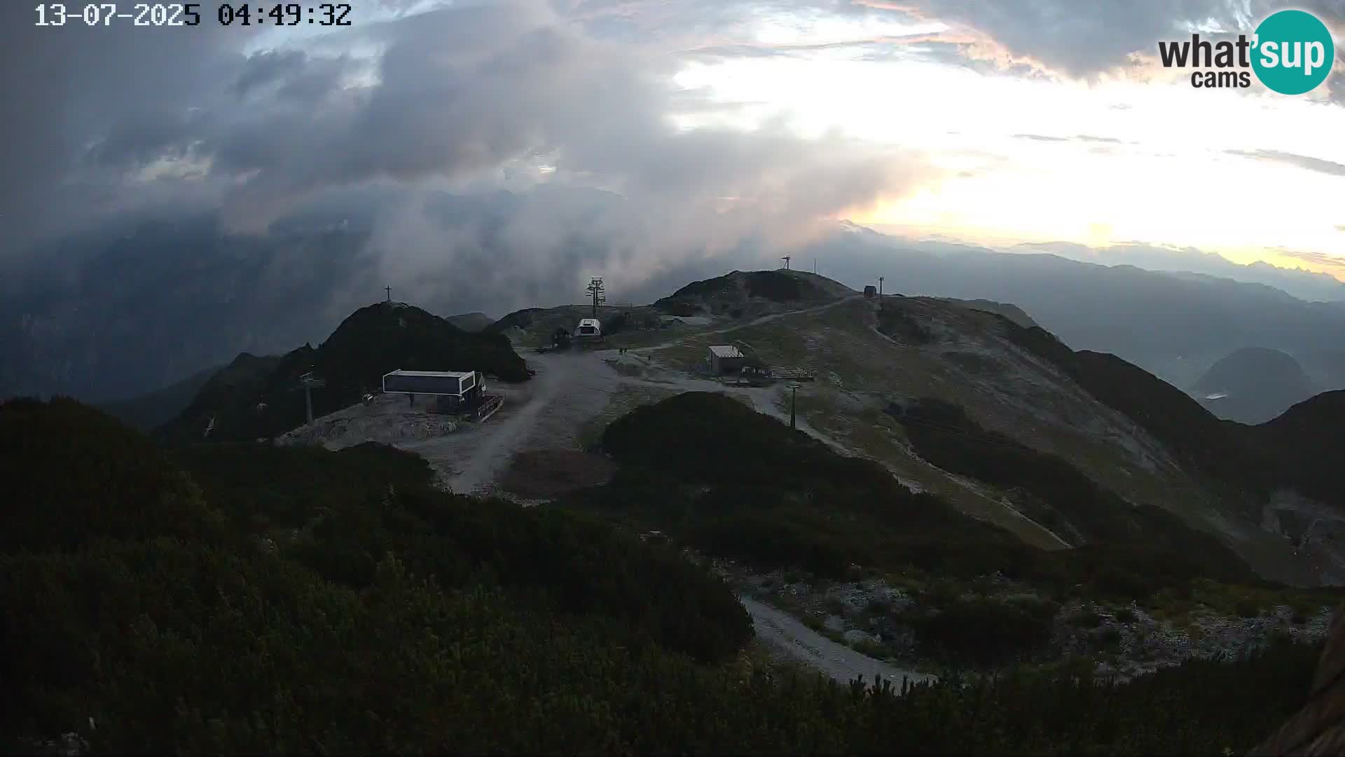 Vogel Ski Resort webcam View from Orlova Glava to Triglav