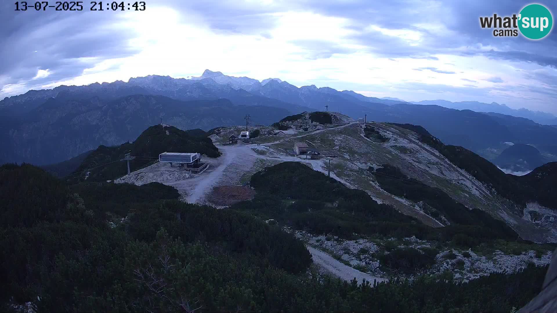 Vogel Ski Resort webcam View from Orlova Glava to Triglav