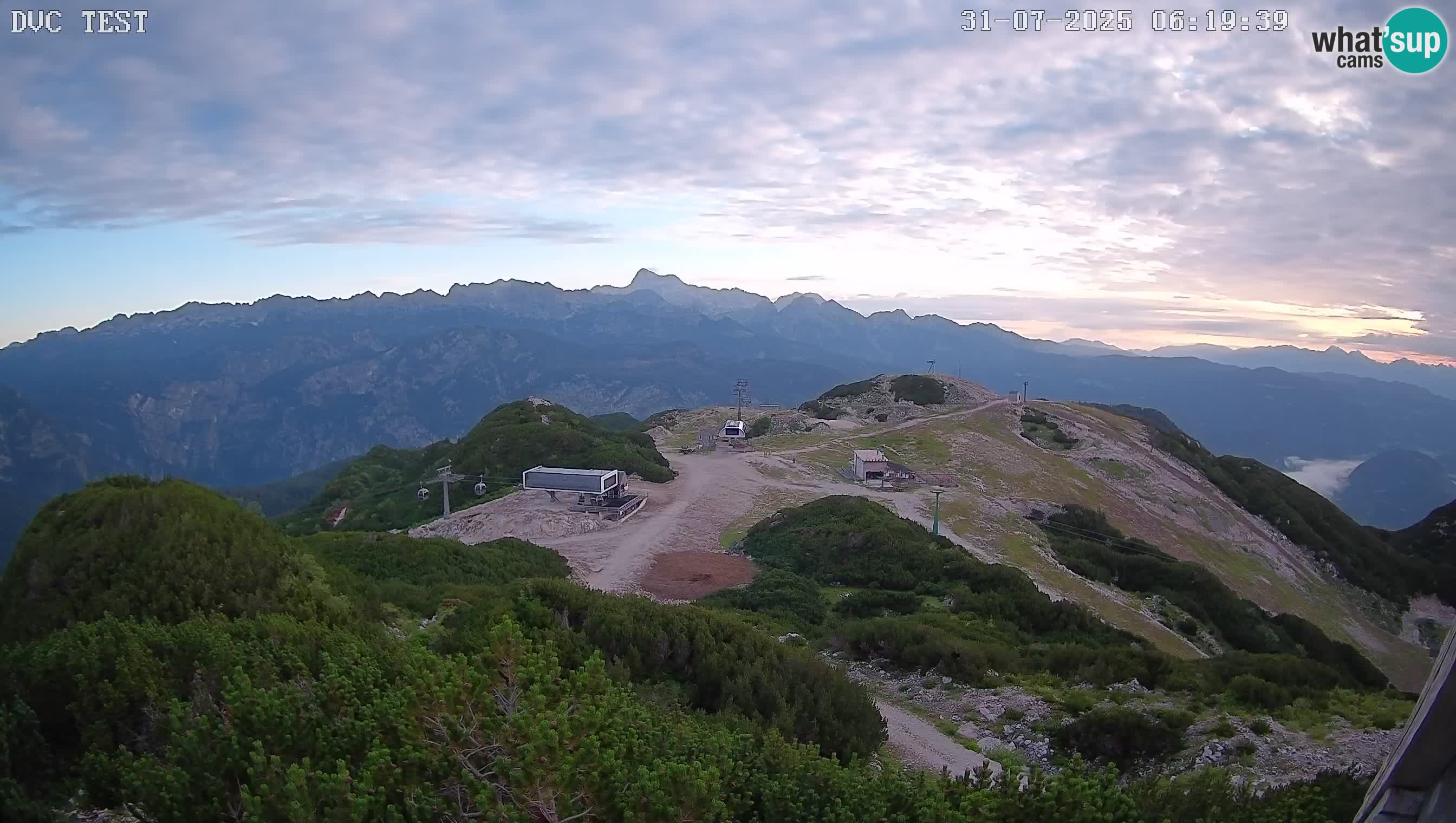 Vogel Ski Resort webcam View from Orlova Glava to Triglav