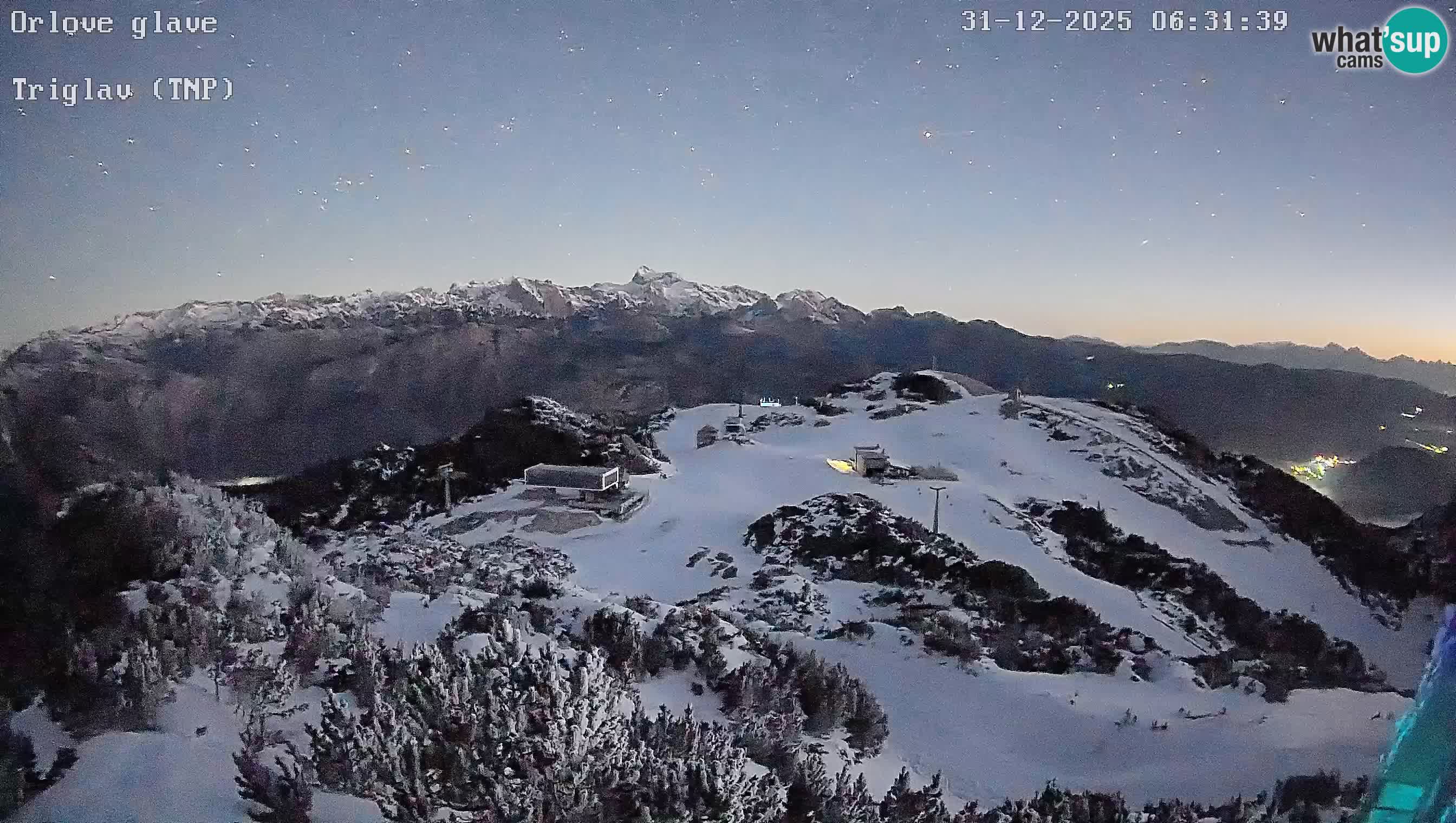 Vogel Ski Resort webcam View from Orlova Glava to Triglav