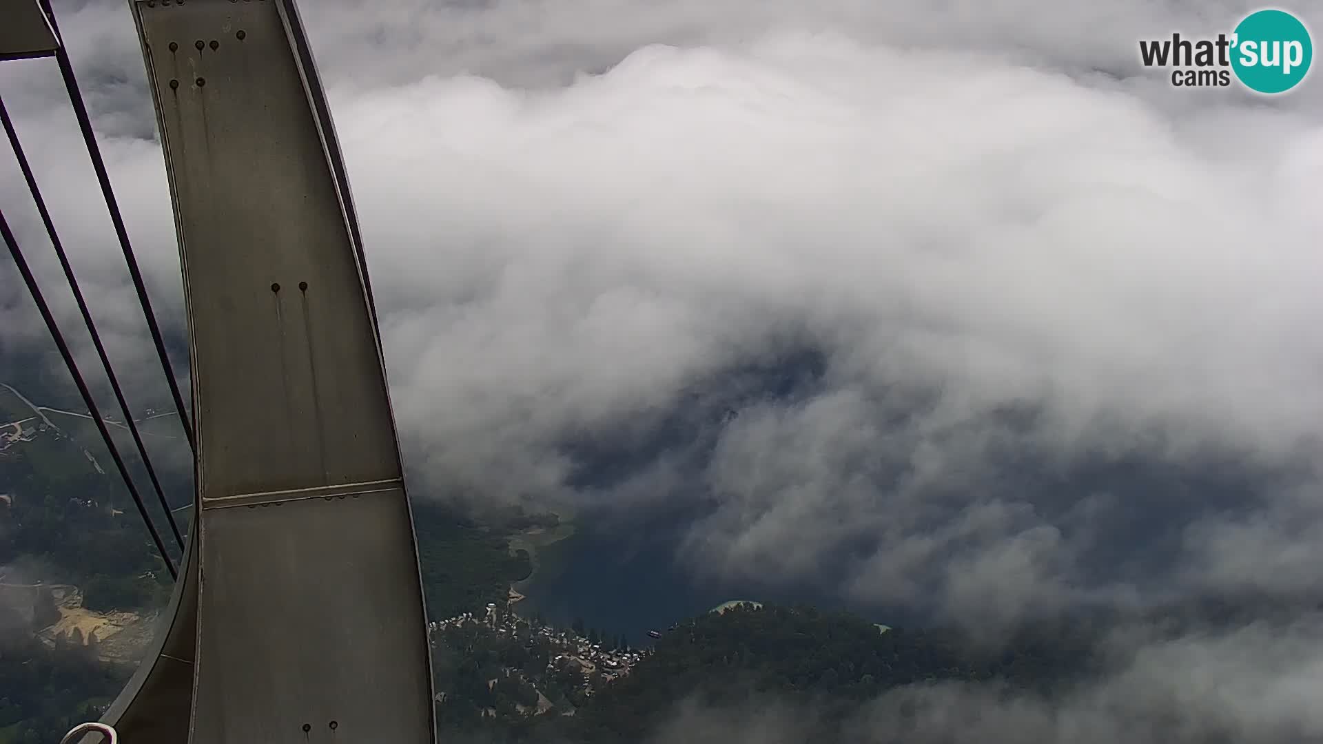 Web kamera Bohinjsko jezero i Triglav – pogled sa skijališta Vogel