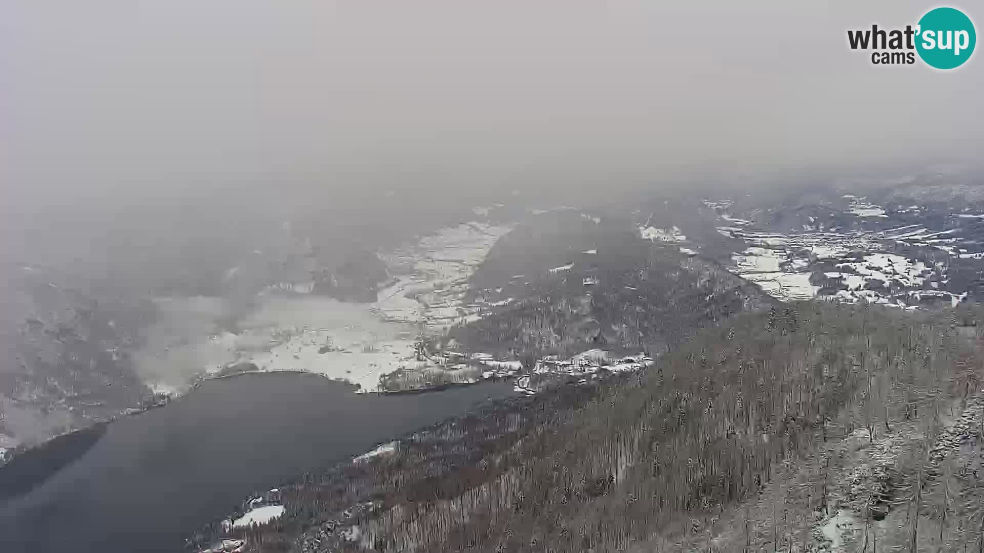 Spletna kamera Bohinj jezero in na Triglav – pogled s smučišča Vogel