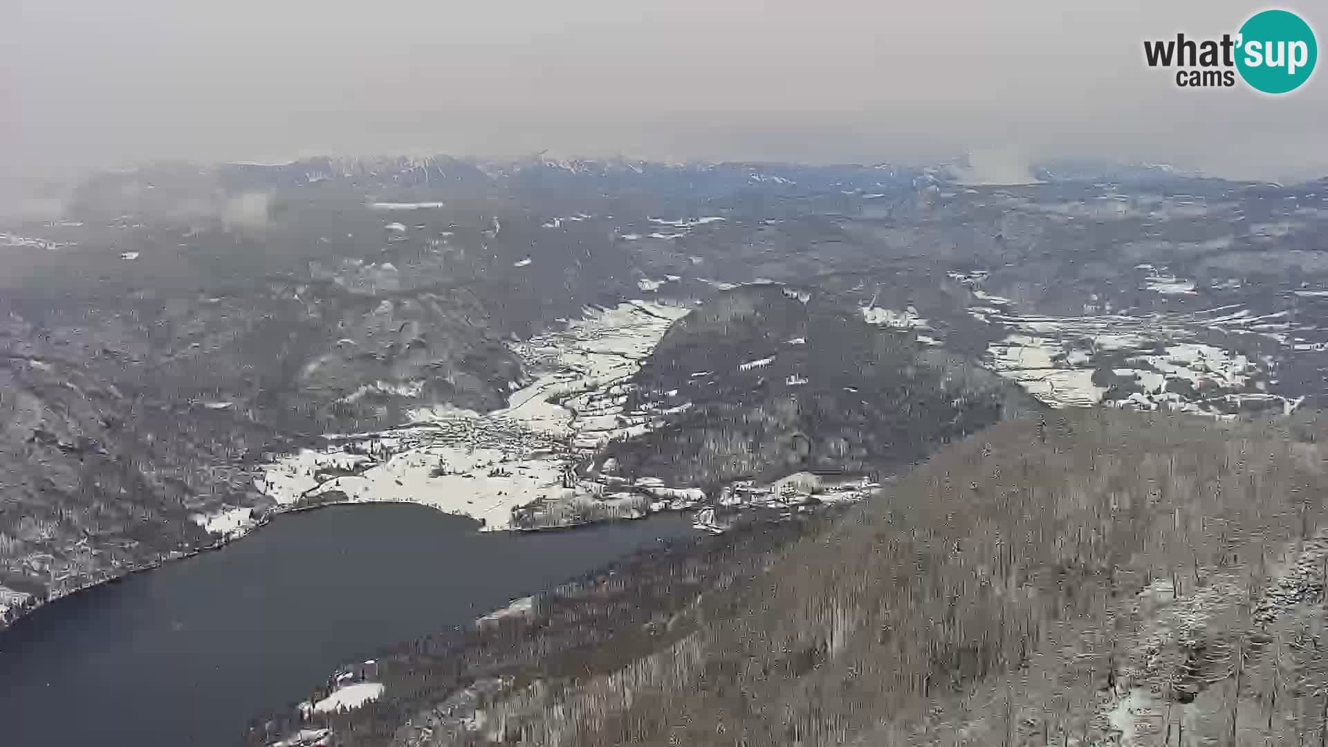 Web kamera Bohinjsko jezero i Triglav – pogled sa skijališta Vogel