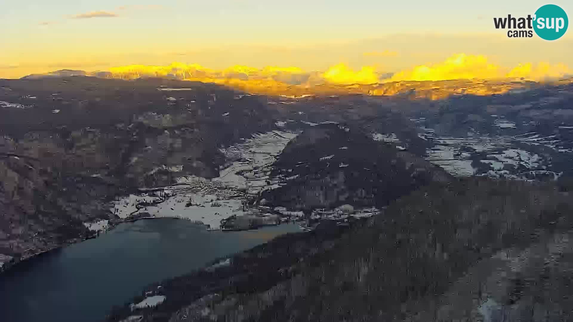 Spletna kamera Bohinj jezero in na Triglav – pogled s smučišča Vogel