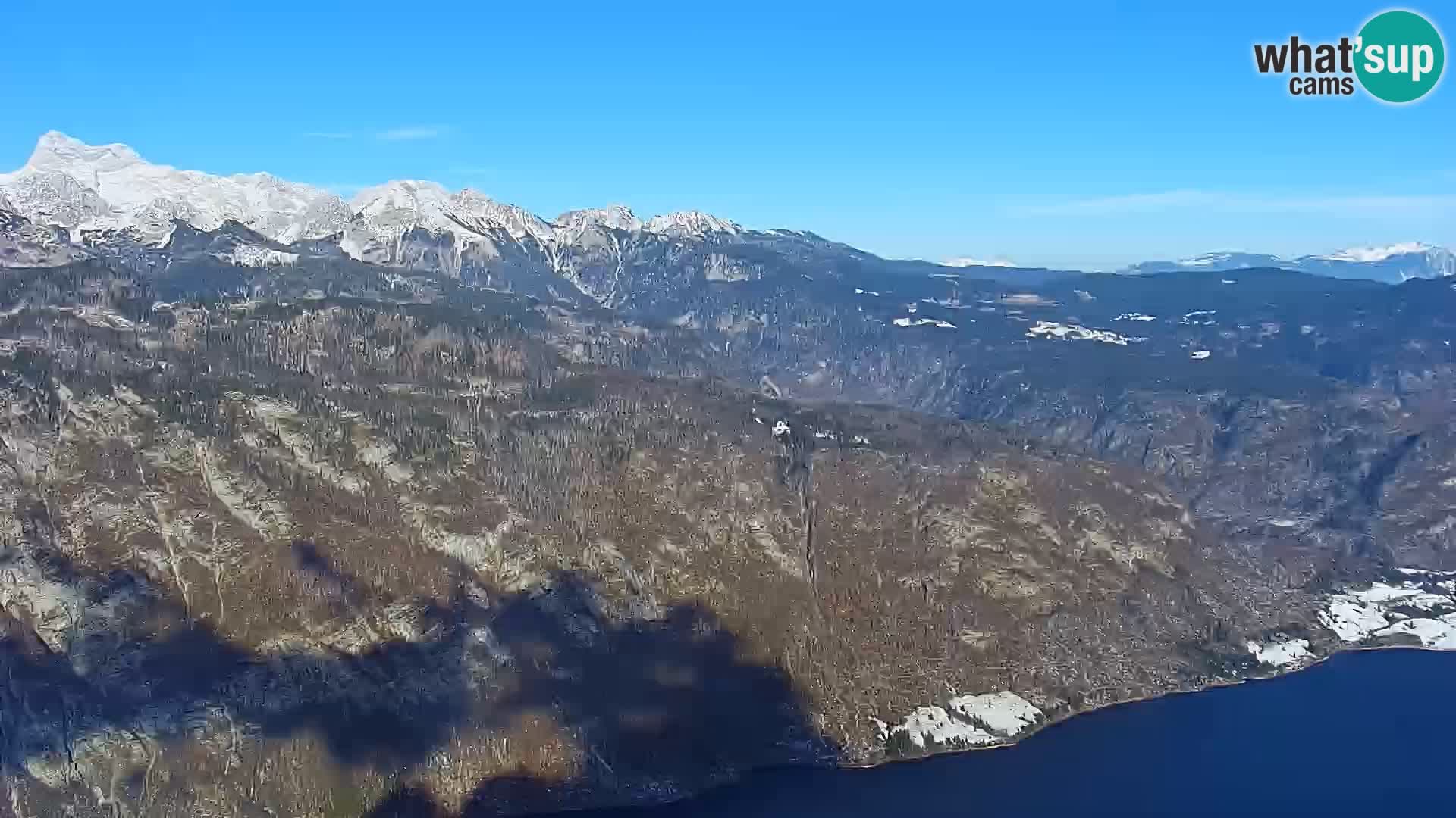 Spletna kamera Bohinj jezero in na Triglav – pogled s smučišča Vogel