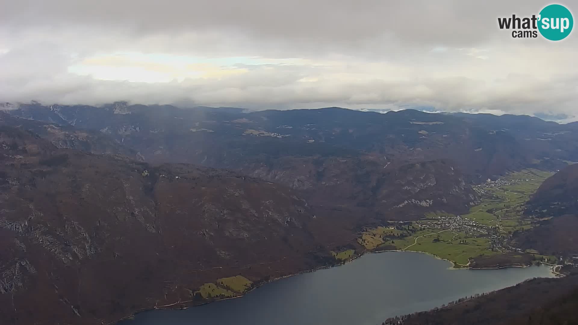 Web kamera Bohinjsko jezero i Triglav – pogled sa skijališta Vogel