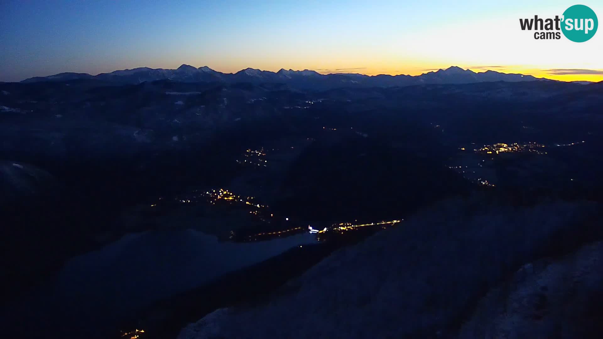 Spletna kamera Bohinj jezero in na Triglav – pogled s smučišča Vogel