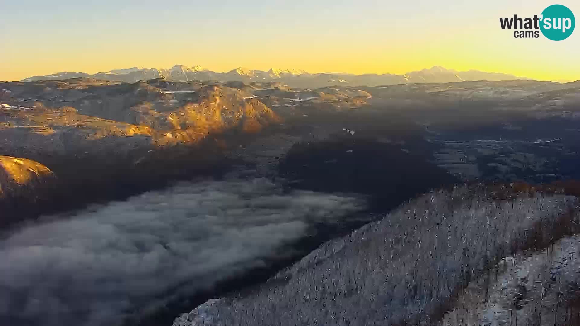 Bohinj lake webcam and Triglav – view from Vogel ski resort