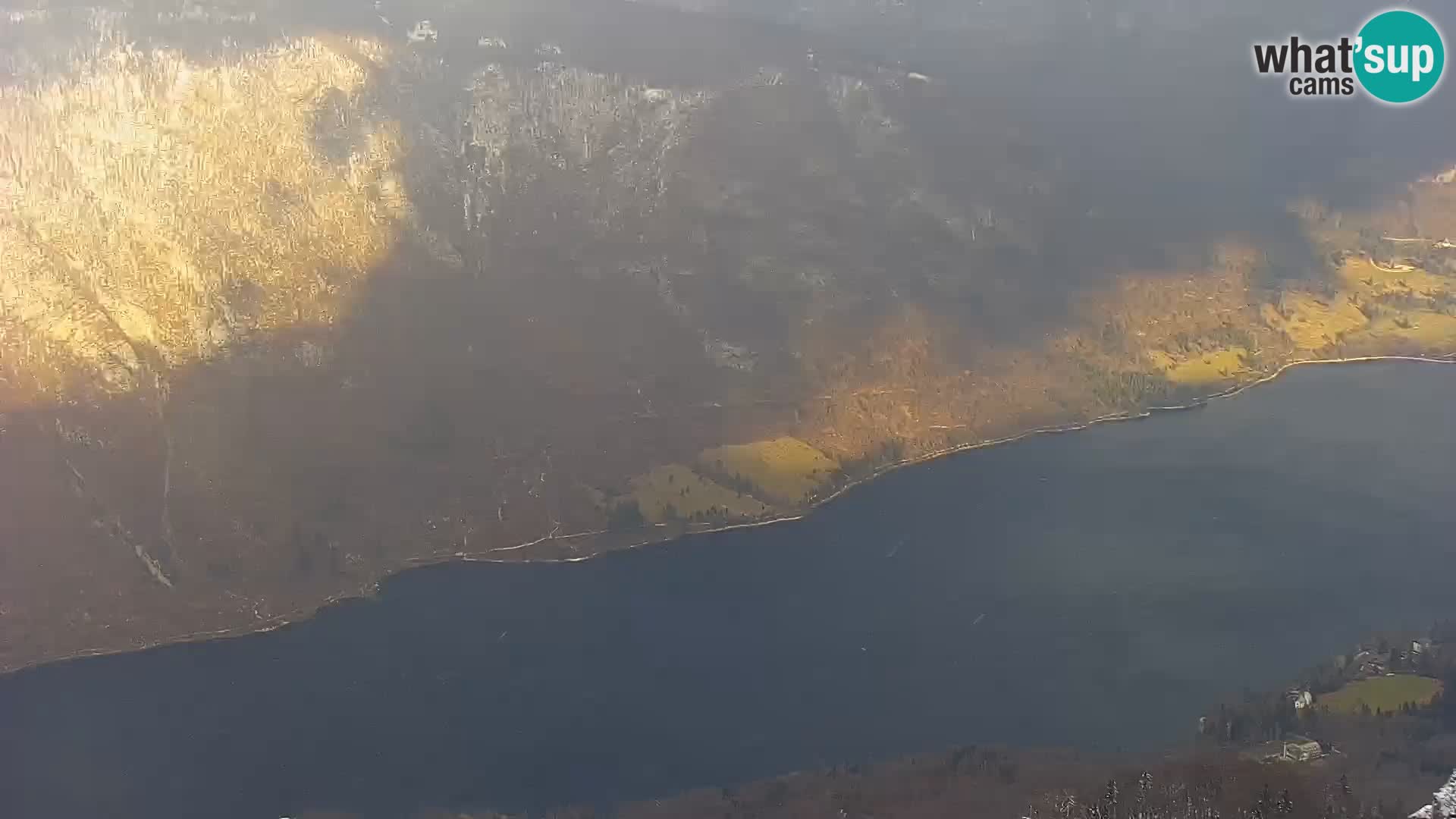 Spletna kamera Bohinj jezero in na Triglav – pogled s smučišča Vogel