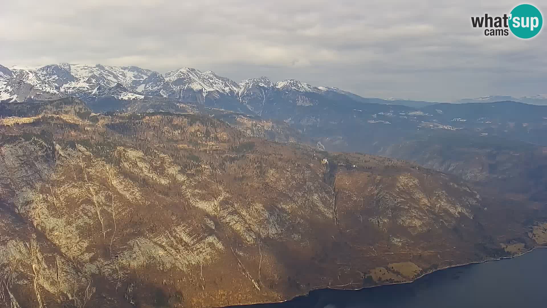 Spletna kamera Bohinj jezero in na Triglav – pogled s smučišča Vogel