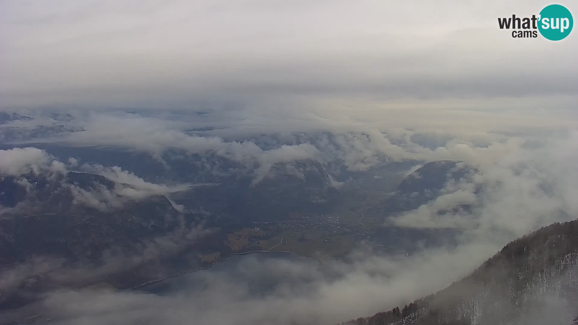 Web kamera Bohinjsko jezero i Triglav – pogled sa skijališta Vogel