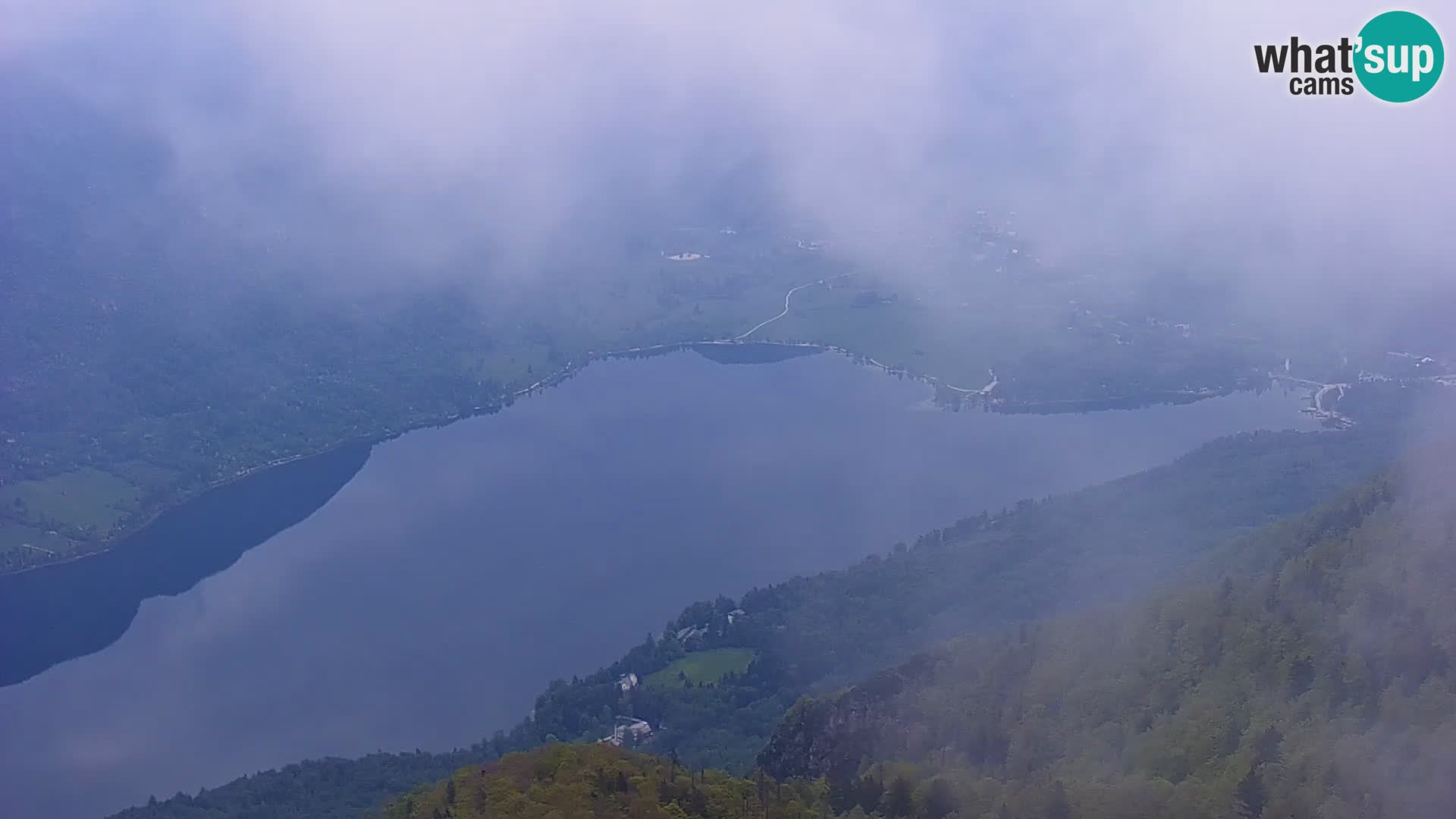 Spletna kamera Bohinj jezero in na Triglav – pogled s smučišča Vogel