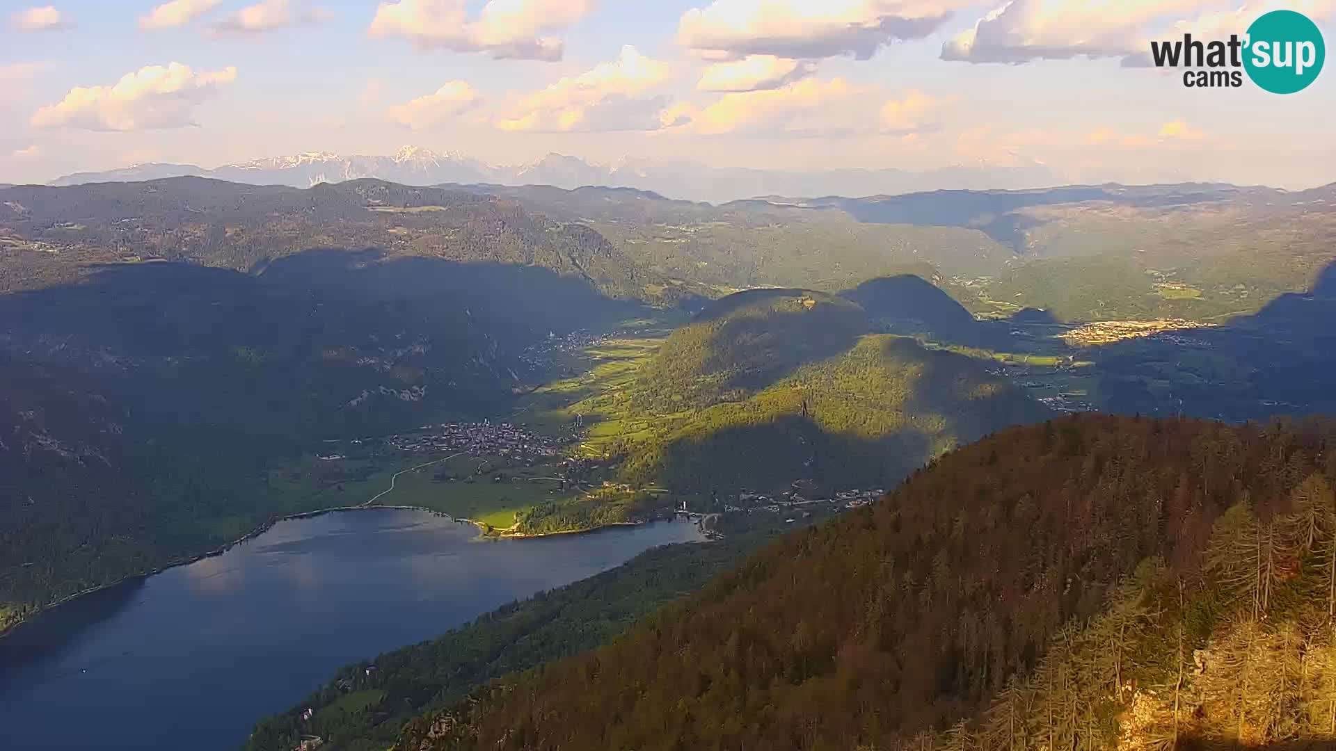 Bohinj lake webcam and Triglav – view from Vogel ski resort
