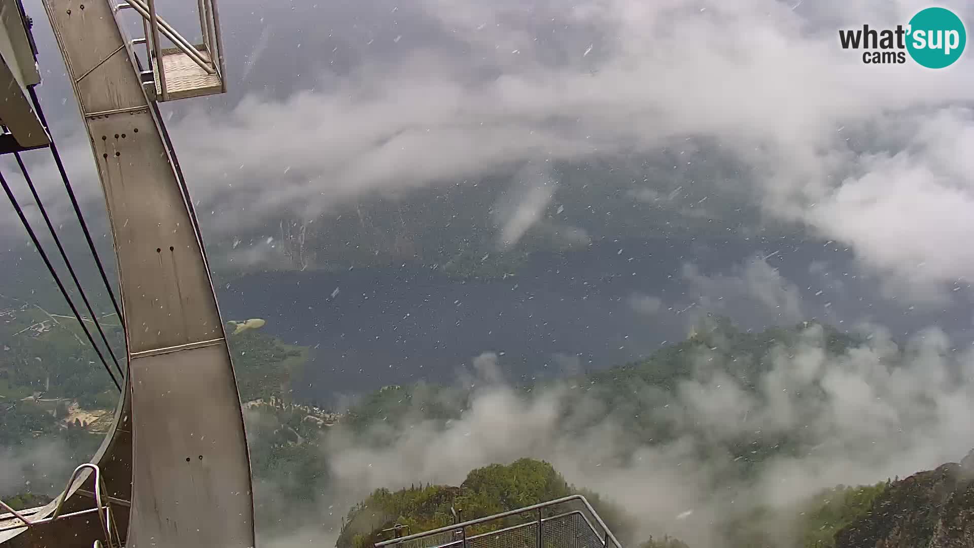 Web kamera Bohinjsko jezero i Triglav – pogled sa skijališta Vogel