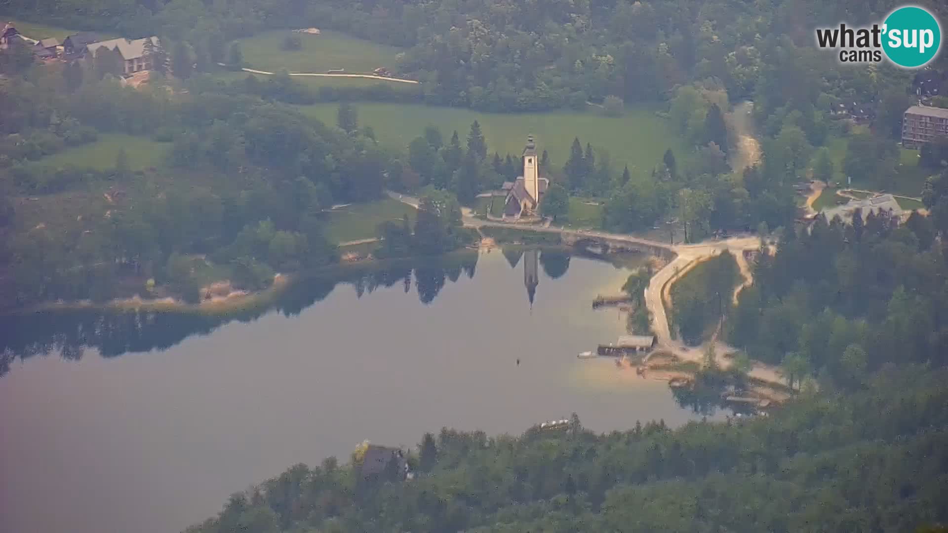 Spletna kamera Bohinj jezero in na Triglav – pogled s smučišča Vogel
