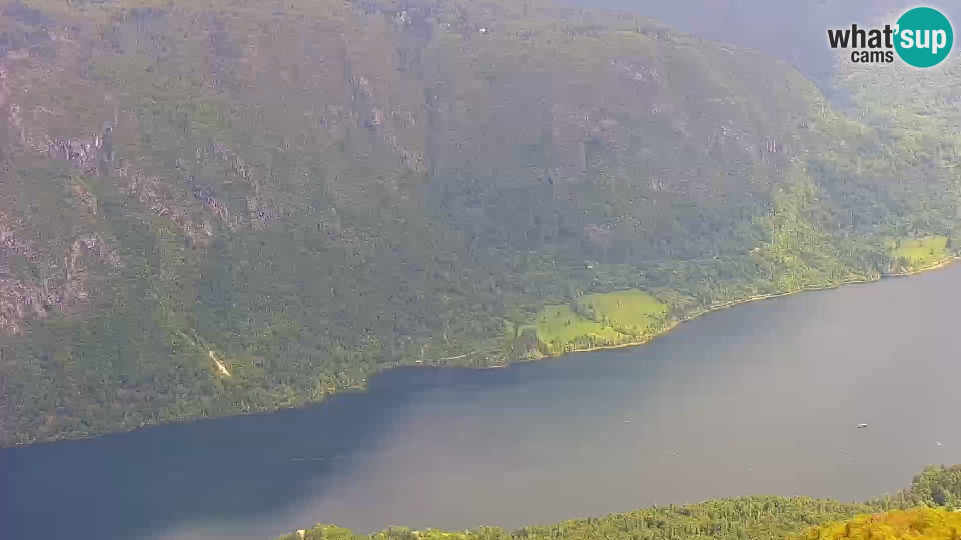 Web kamera Bohinjsko jezero i Triglav – pogled sa skijališta Vogel