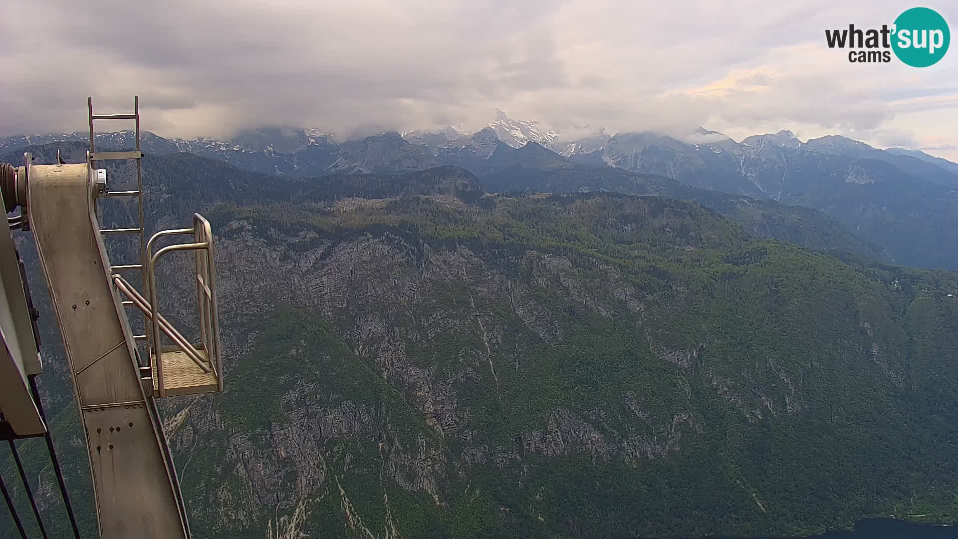 Spletna kamera Bohinj jezero in na Triglav – pogled s smučišča Vogel