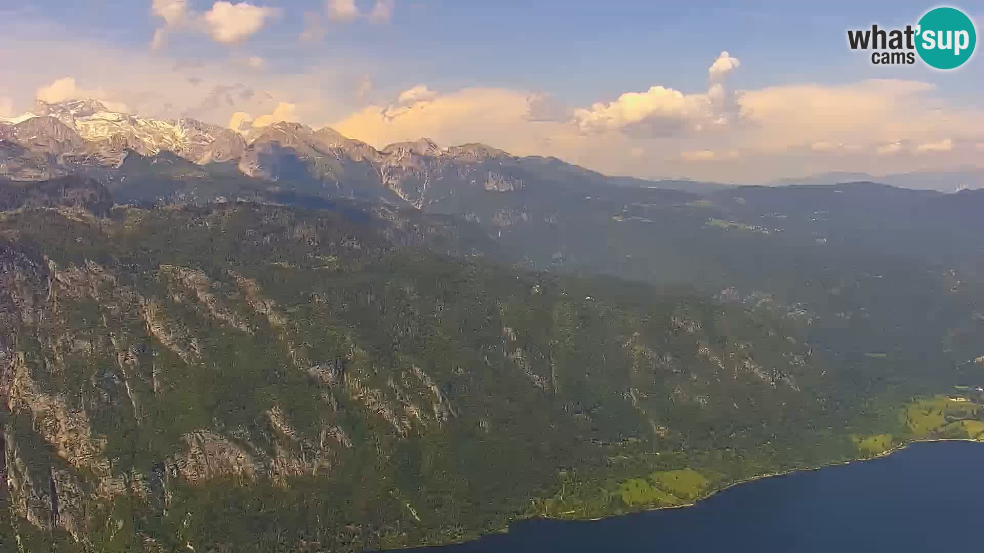 Web kamera Bohinjsko jezero i Triglav – pogled sa skijališta Vogel