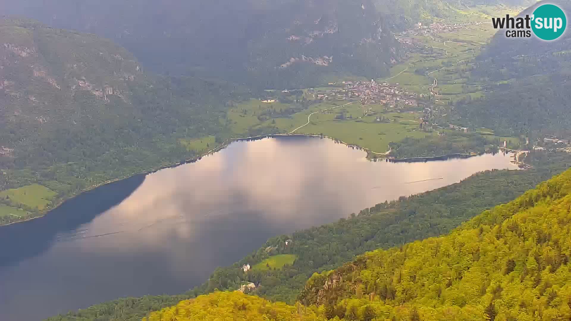 Web kamera Bohinjsko jezero i Triglav – pogled sa skijališta Vogel