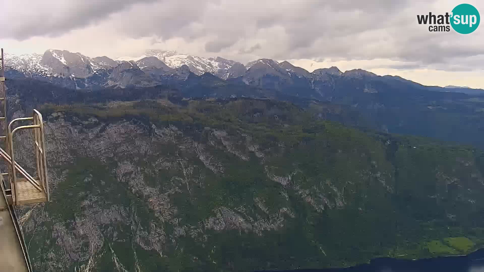 Spletna kamera Bohinj jezero in na Triglav – pogled s smučišča Vogel