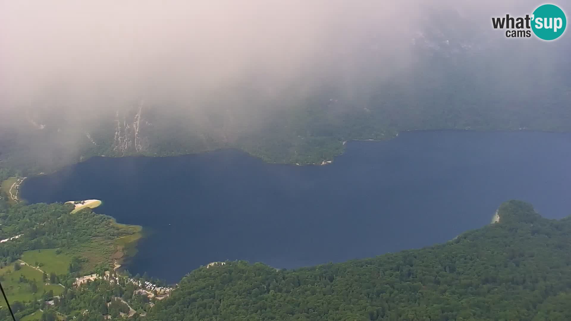 Spletna kamera Bohinj jezero in na Triglav – pogled s smučišča Vogel